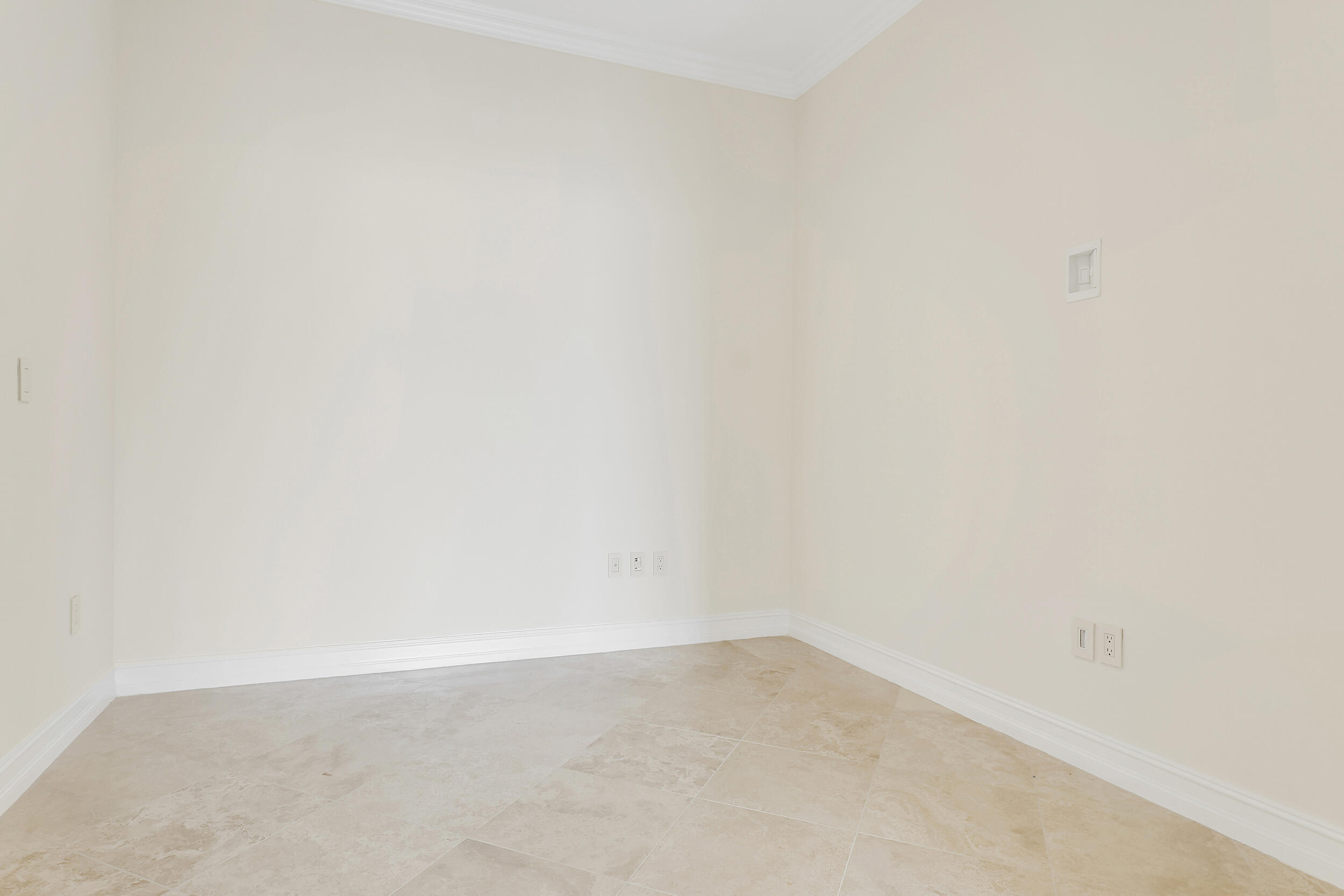 701 S Olive Avenue 1706