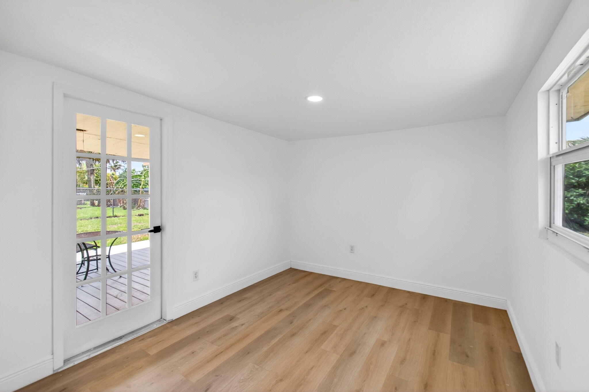 1537 E Breezy Lane, Plantation Mobile Home Park