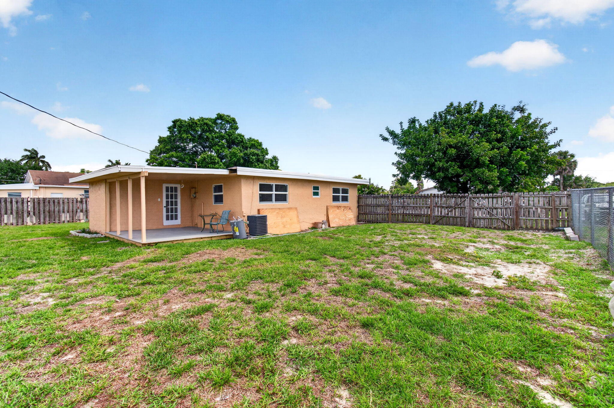 1537 E Breezy Lane, Plantation Mobile Home Park
