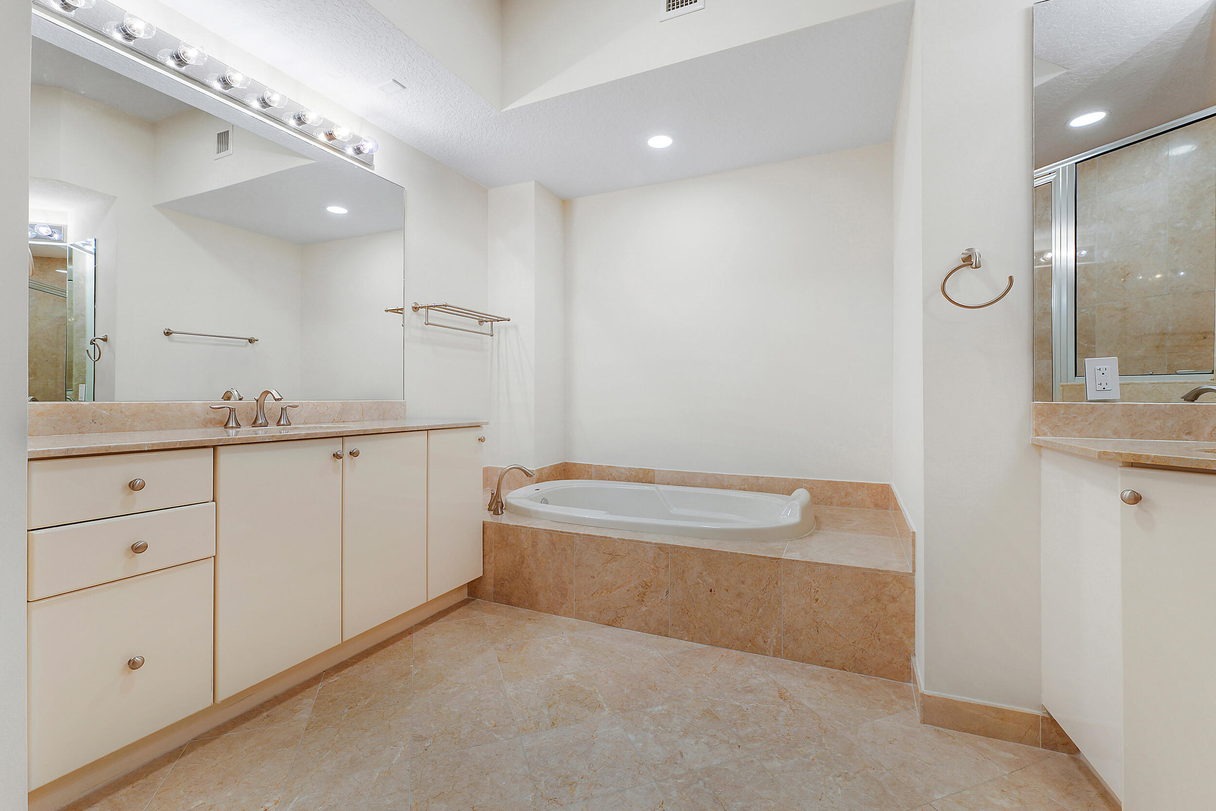 701 S OLIVE Avenue 1004