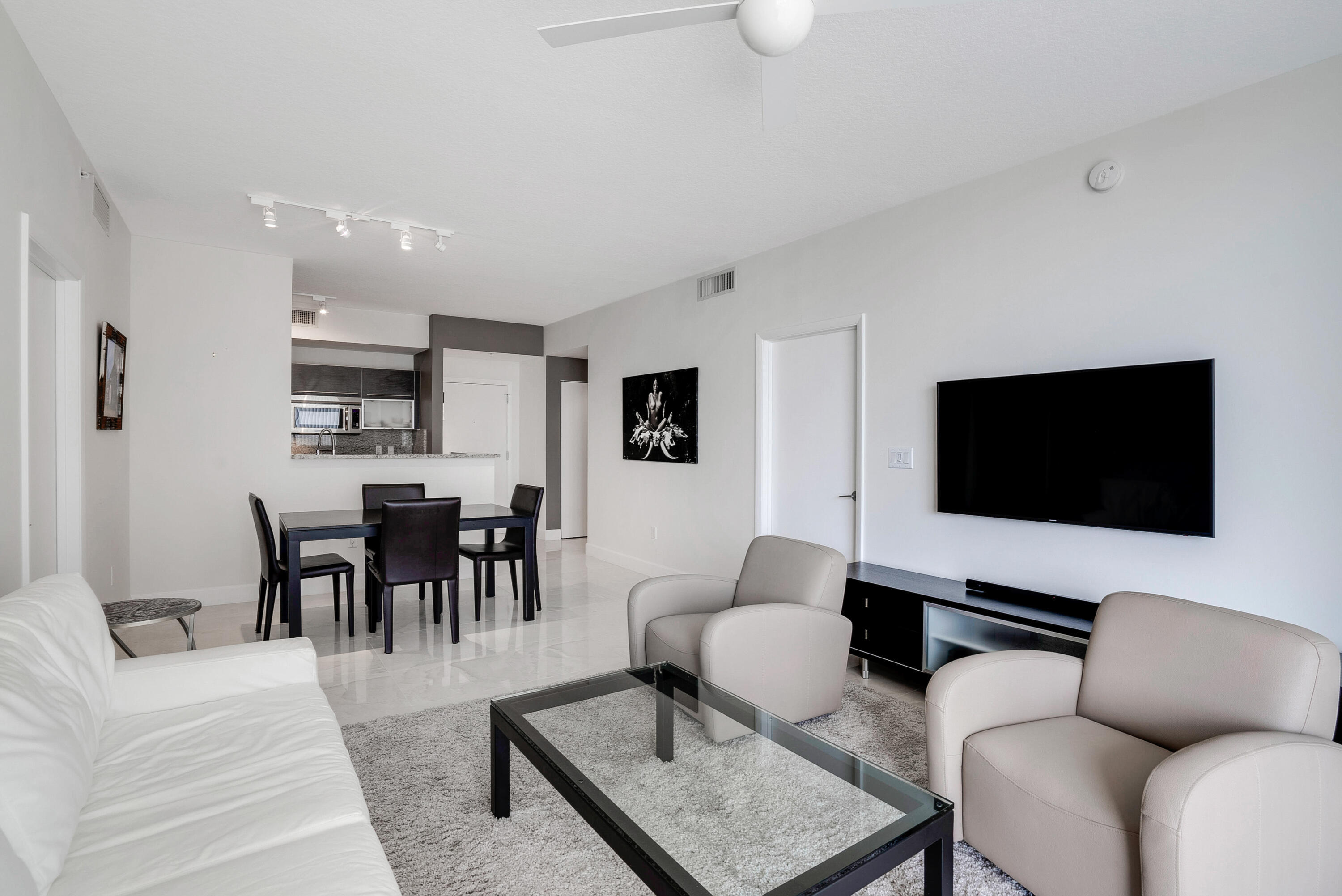 550 OKEECHOBEE Boulevard 1017