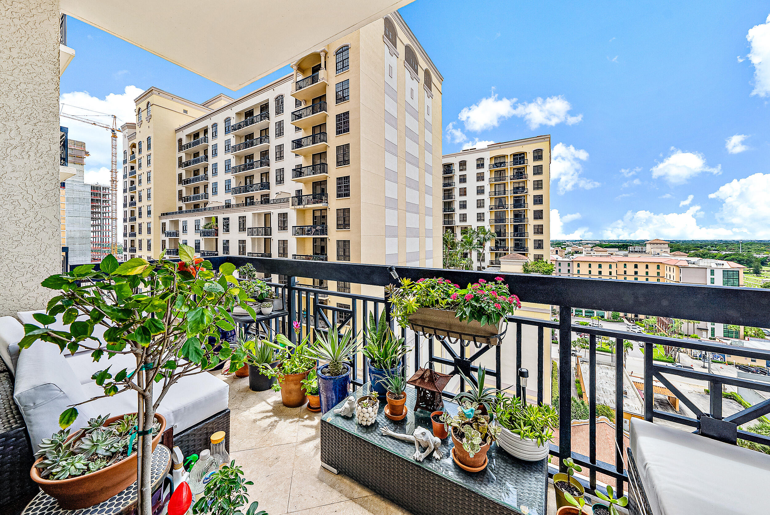 701 S Olive Avenue 802