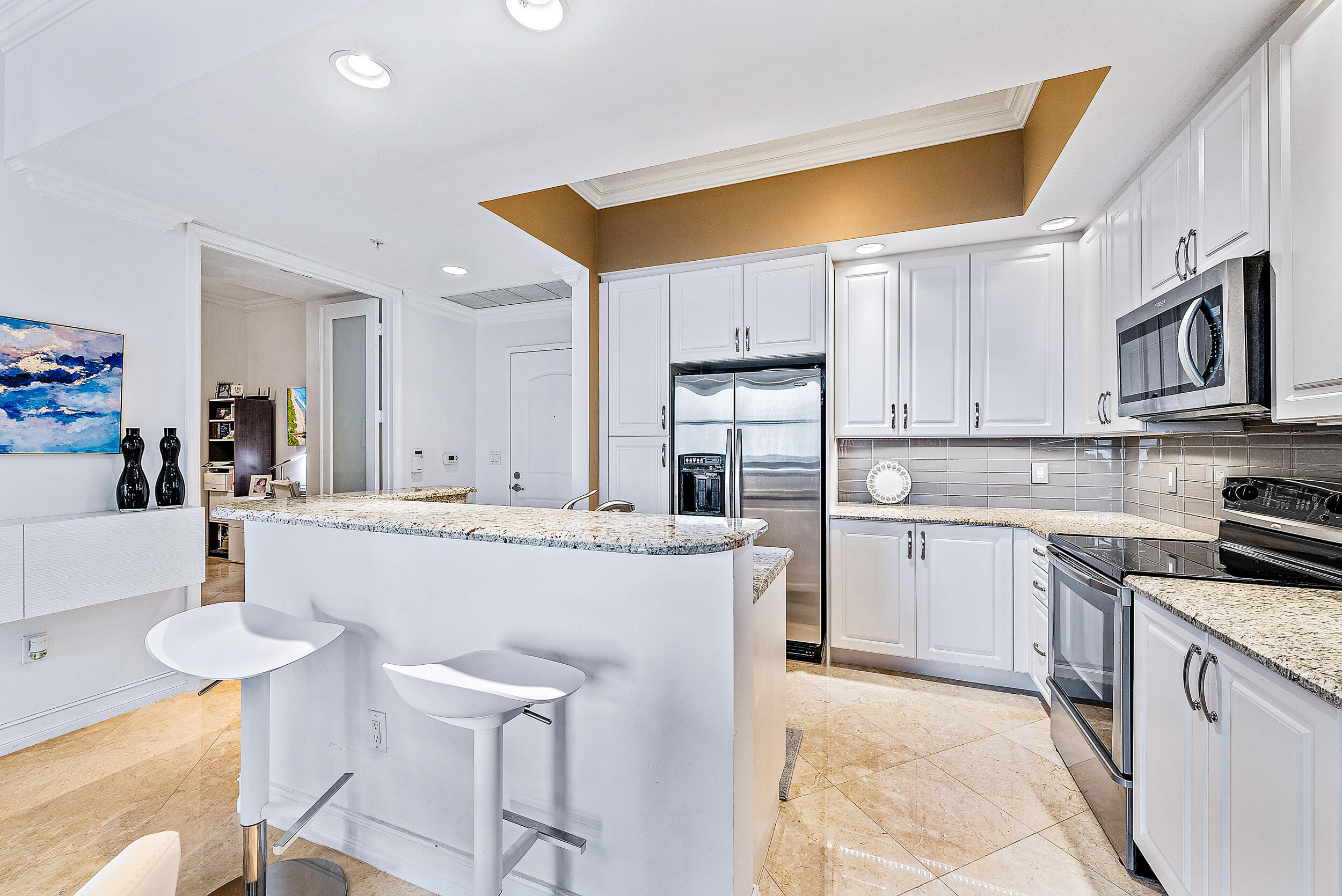 701 S Olive Avenue 802