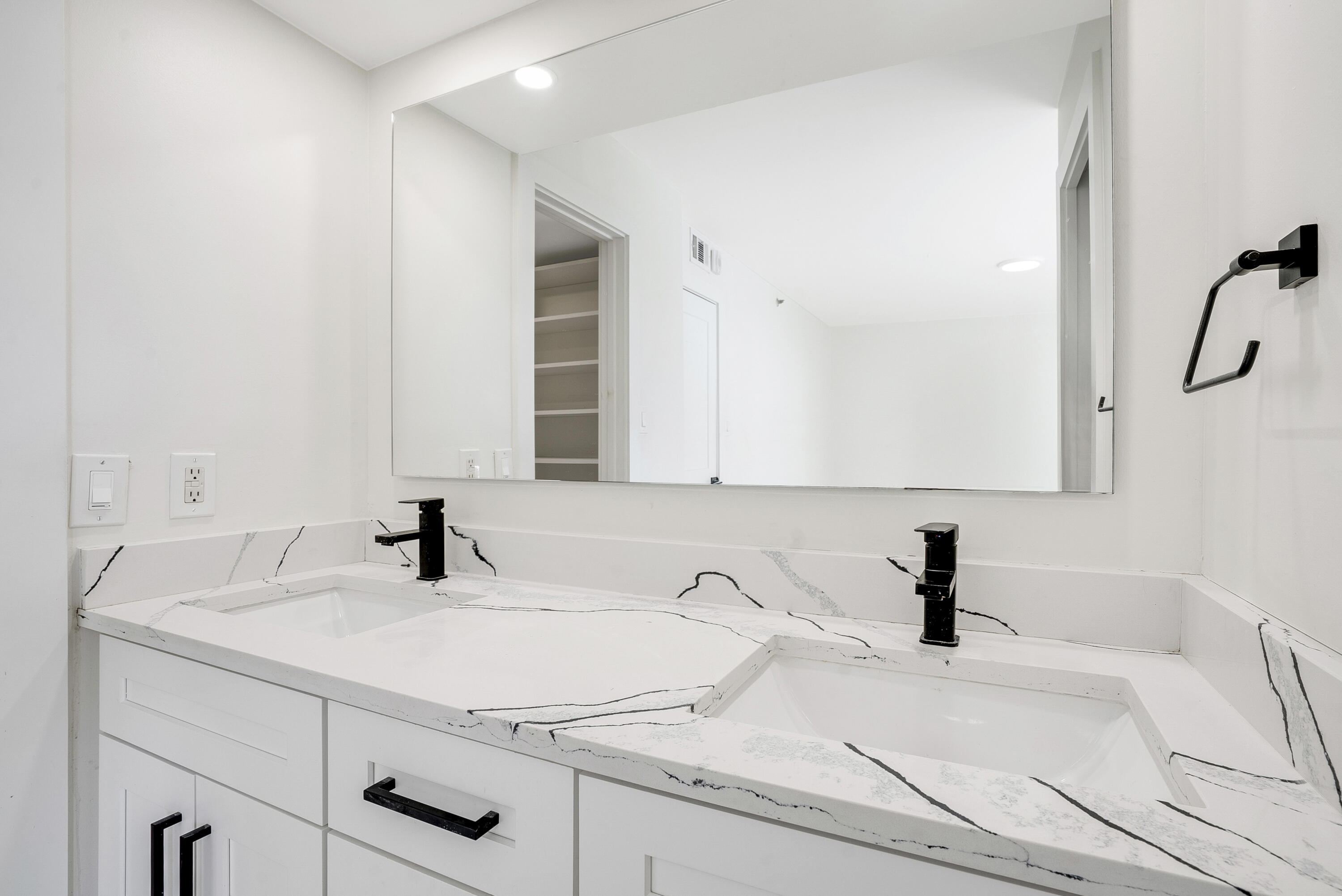 2025 Lavers Circle D208