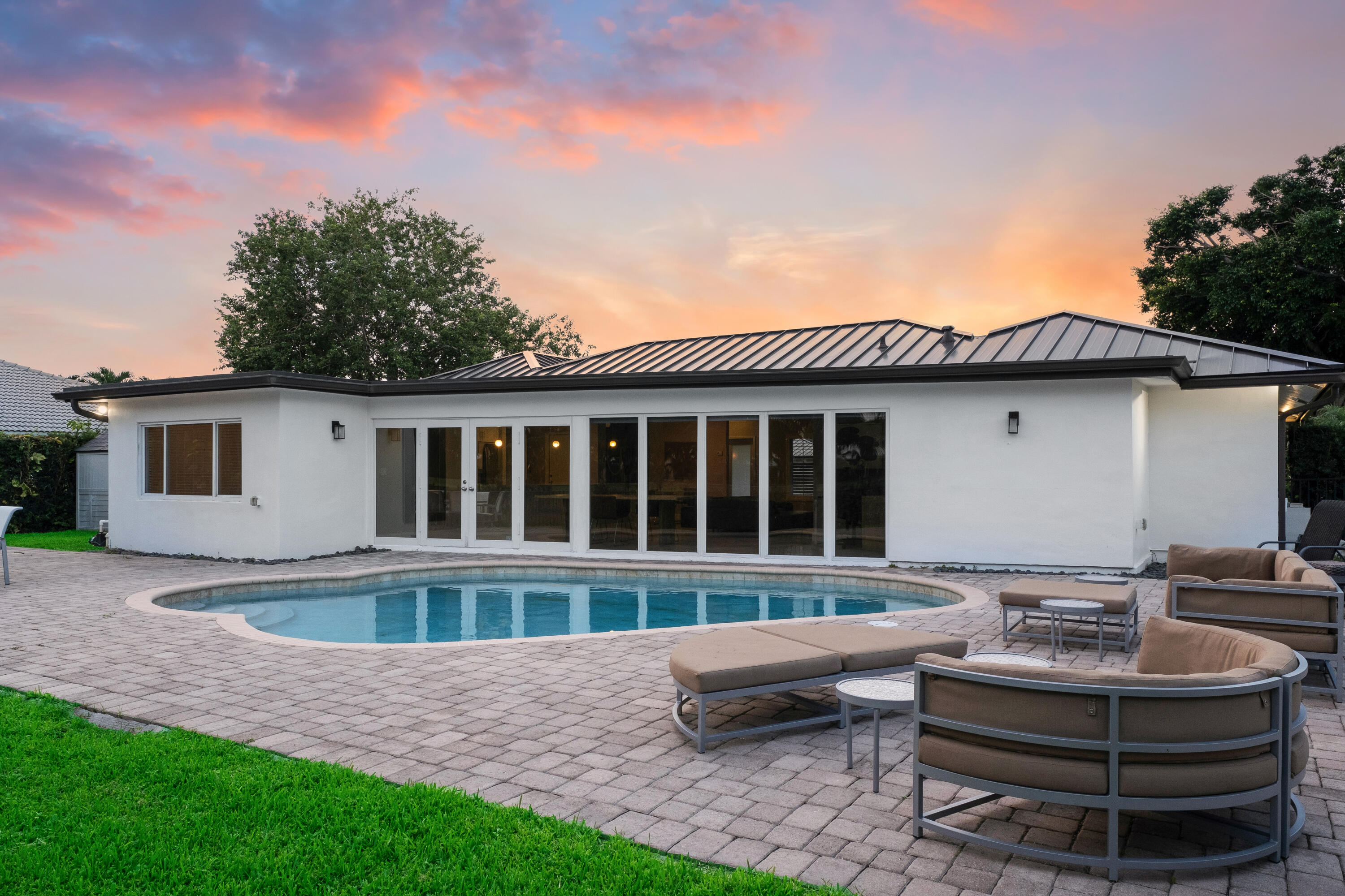 5733 Golfway Drive