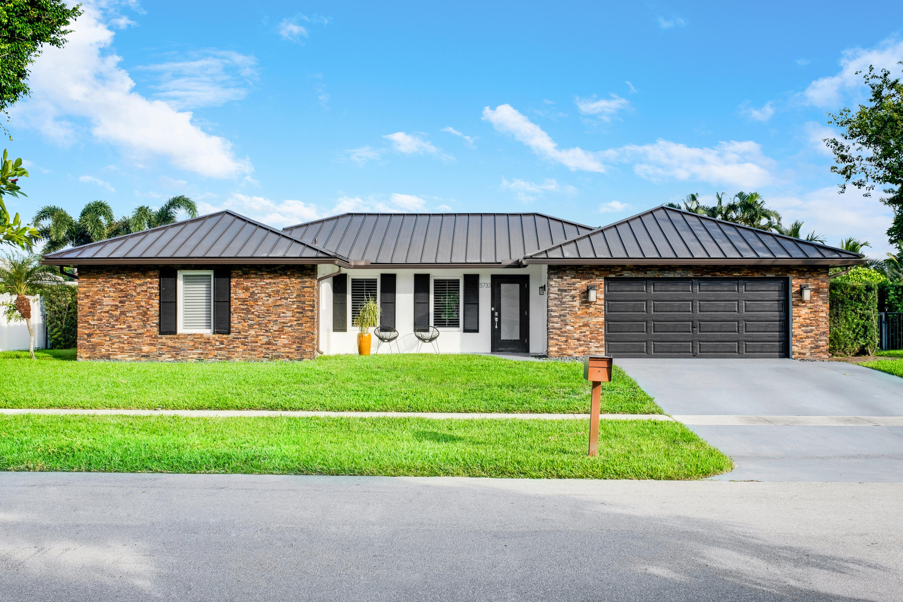 5733 Golfway Drive