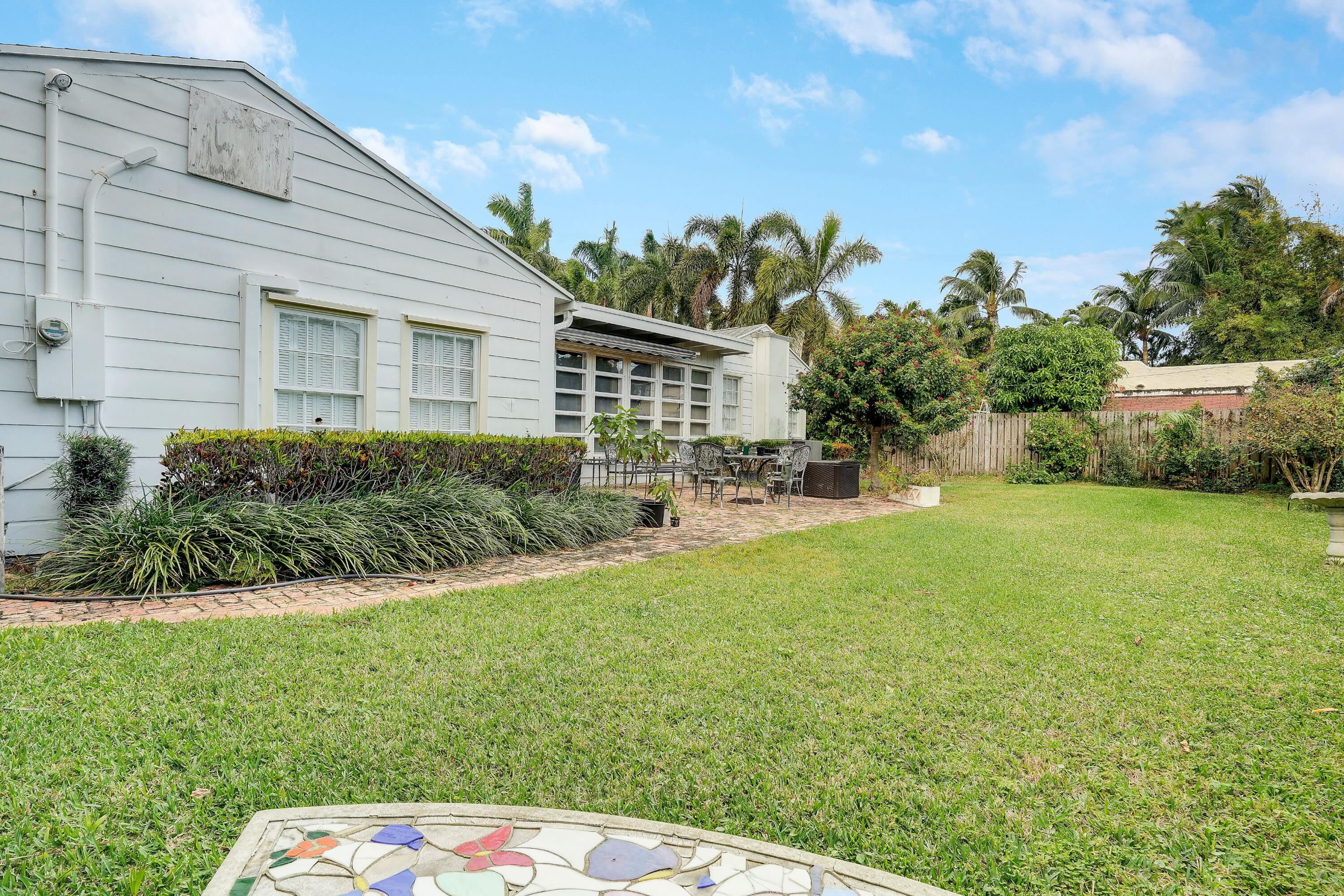 212 Dyer Road