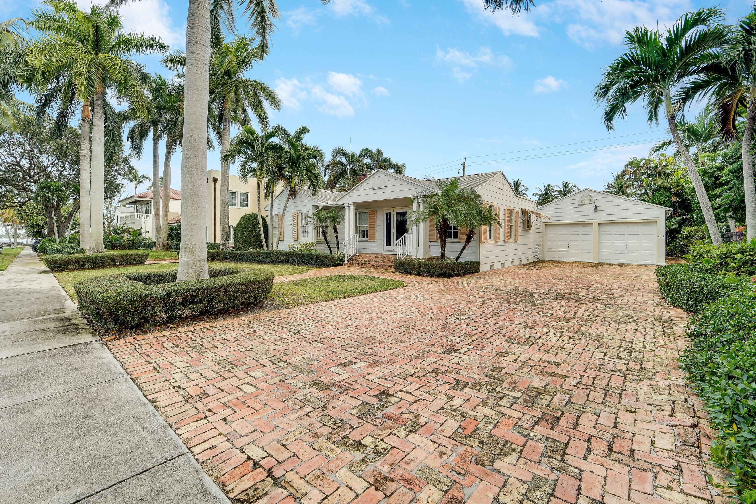 212 Dyer Road