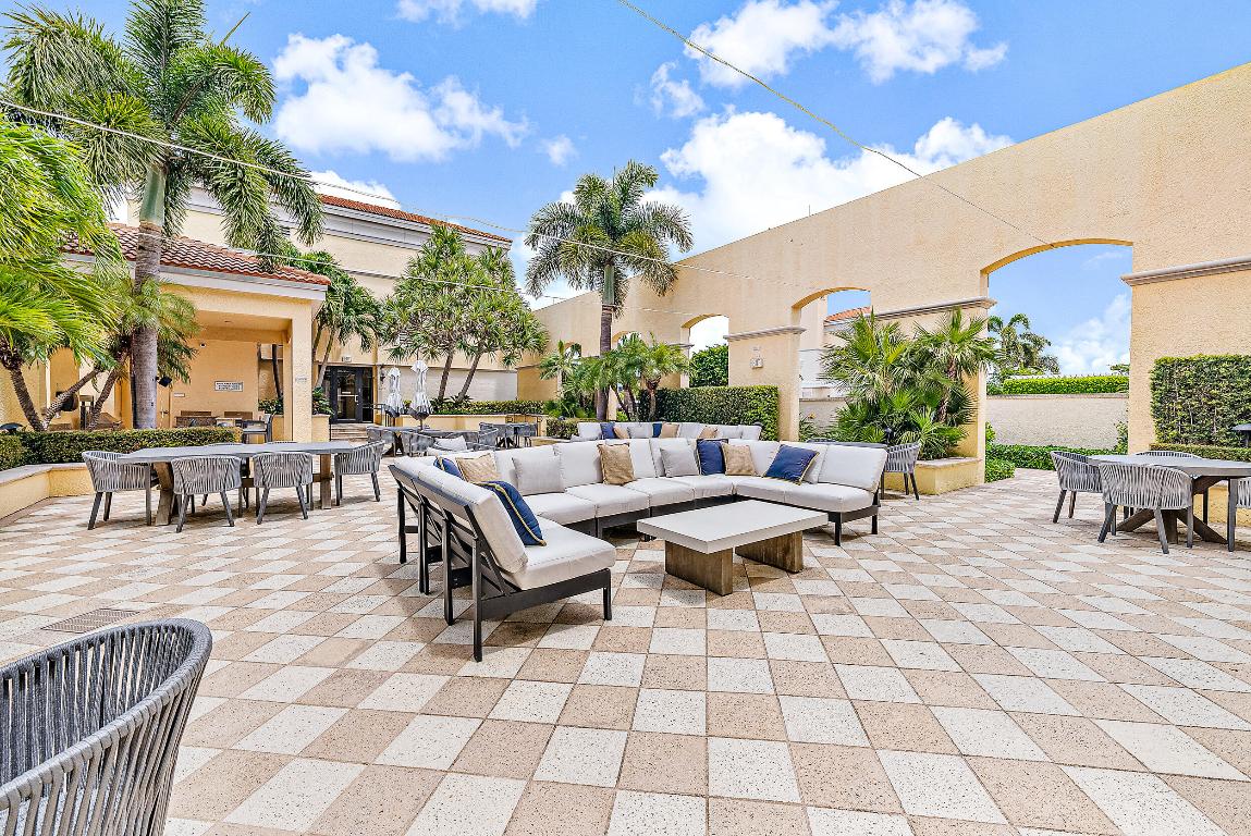 701 S Olive Avenue 802