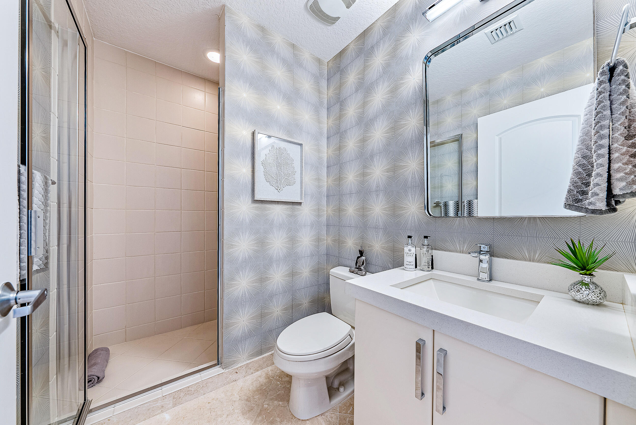 701 S Olive Avenue 802