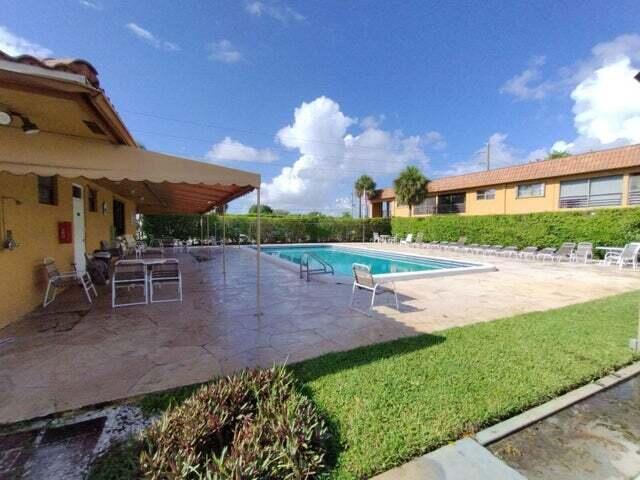 2181 W Woolbright Road N205