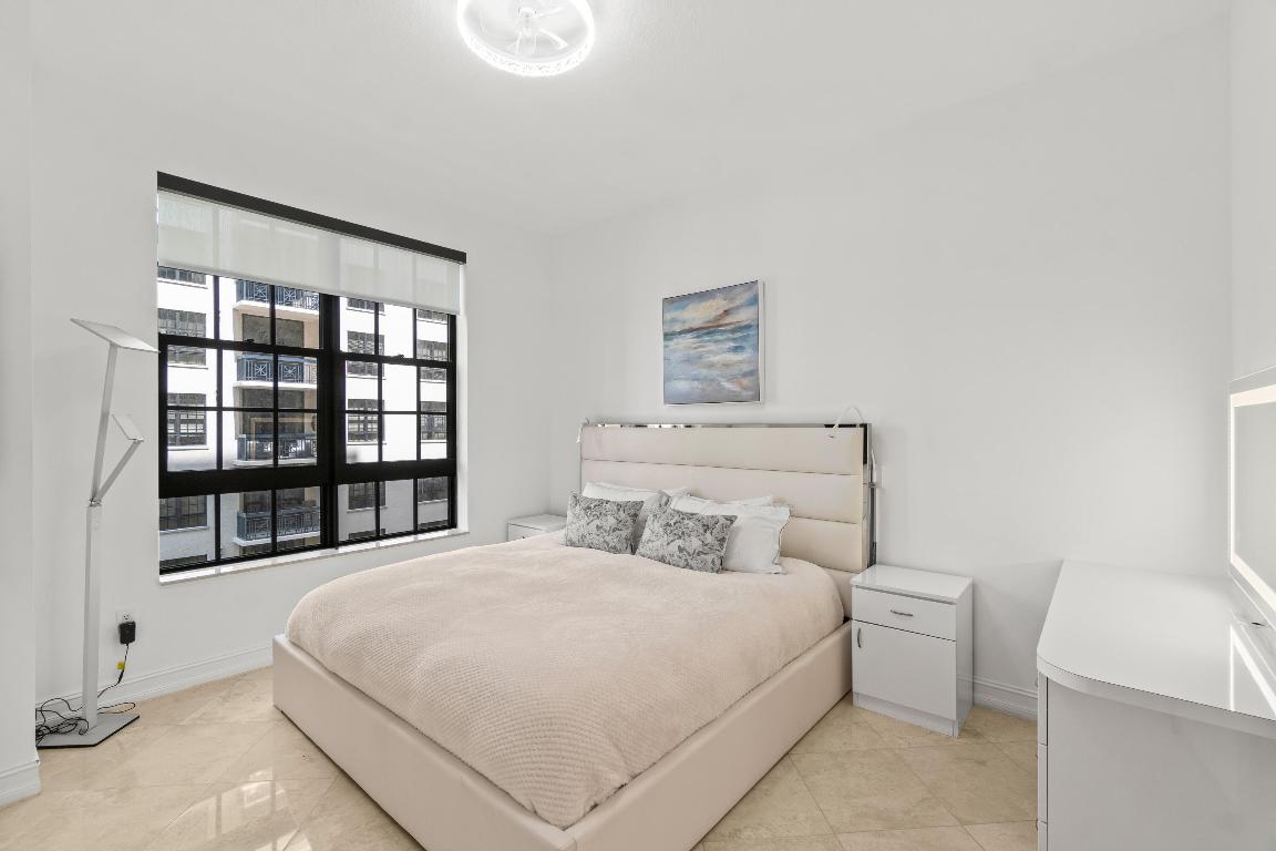 701 S Olive Avenue 1014