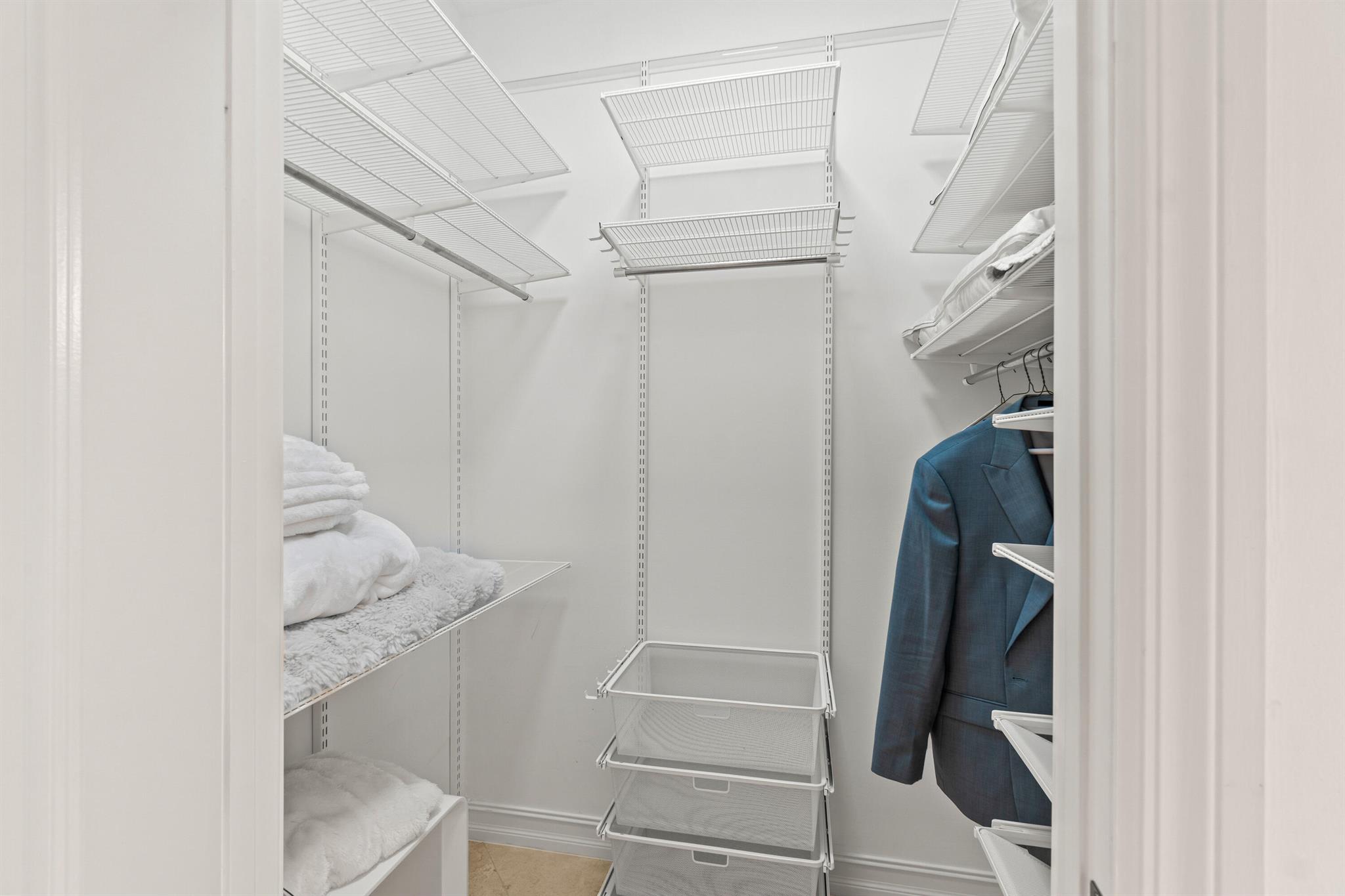 701 S Olive Avenue 1014