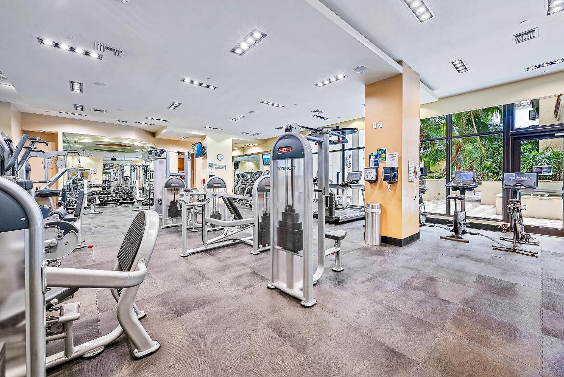 701 S Olive Avenue 1014