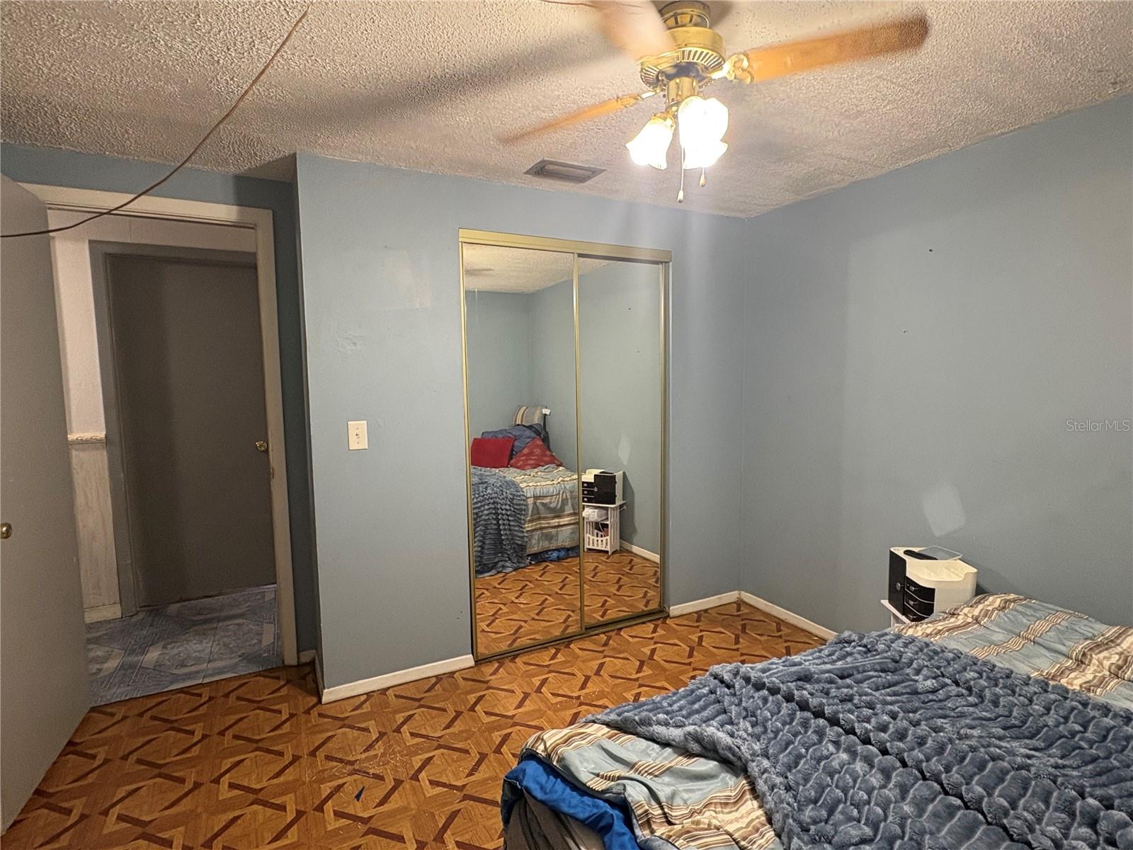 6513 RUNNINGWOODS DR