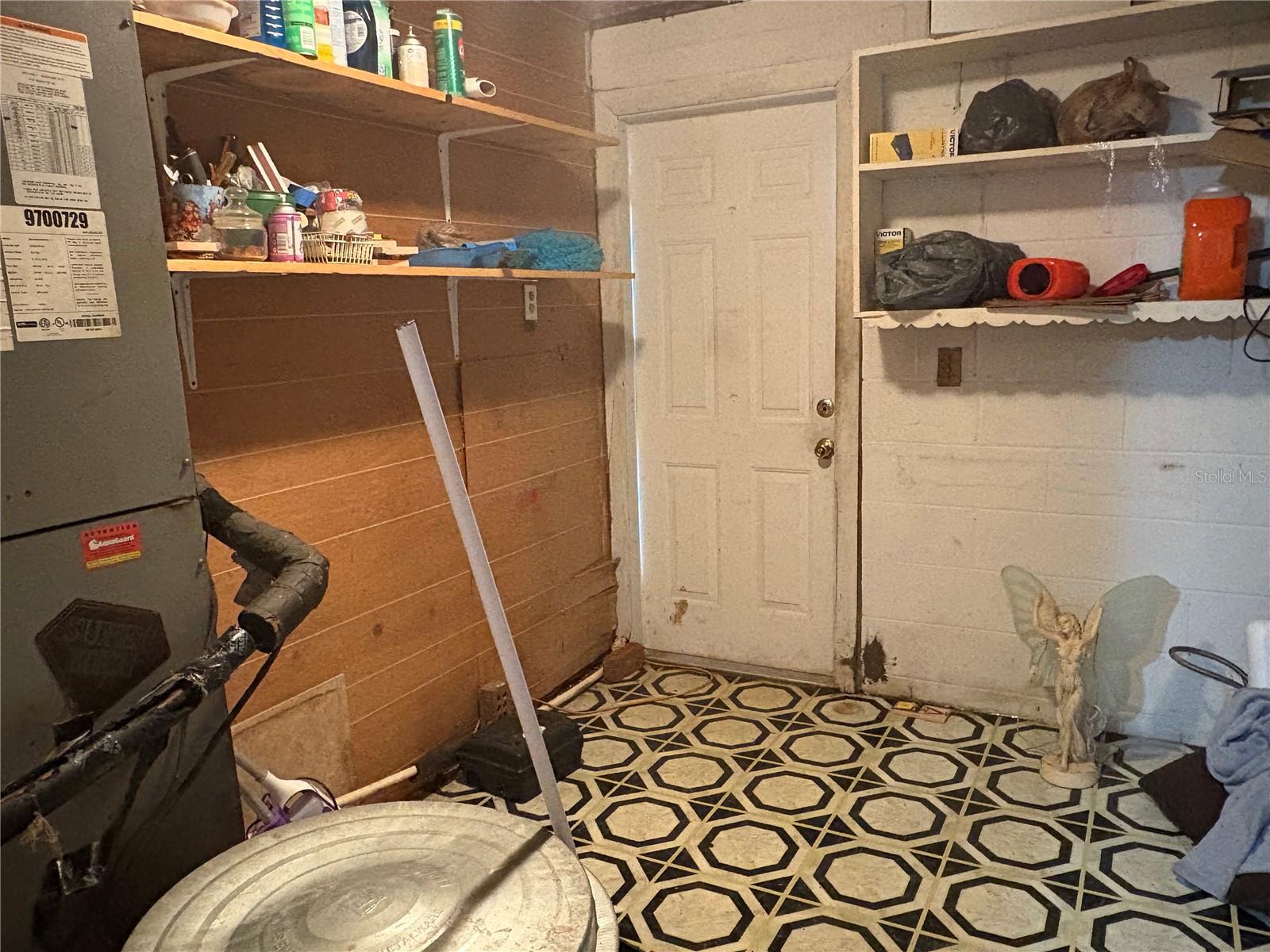 6513 RUNNINGWOODS DR