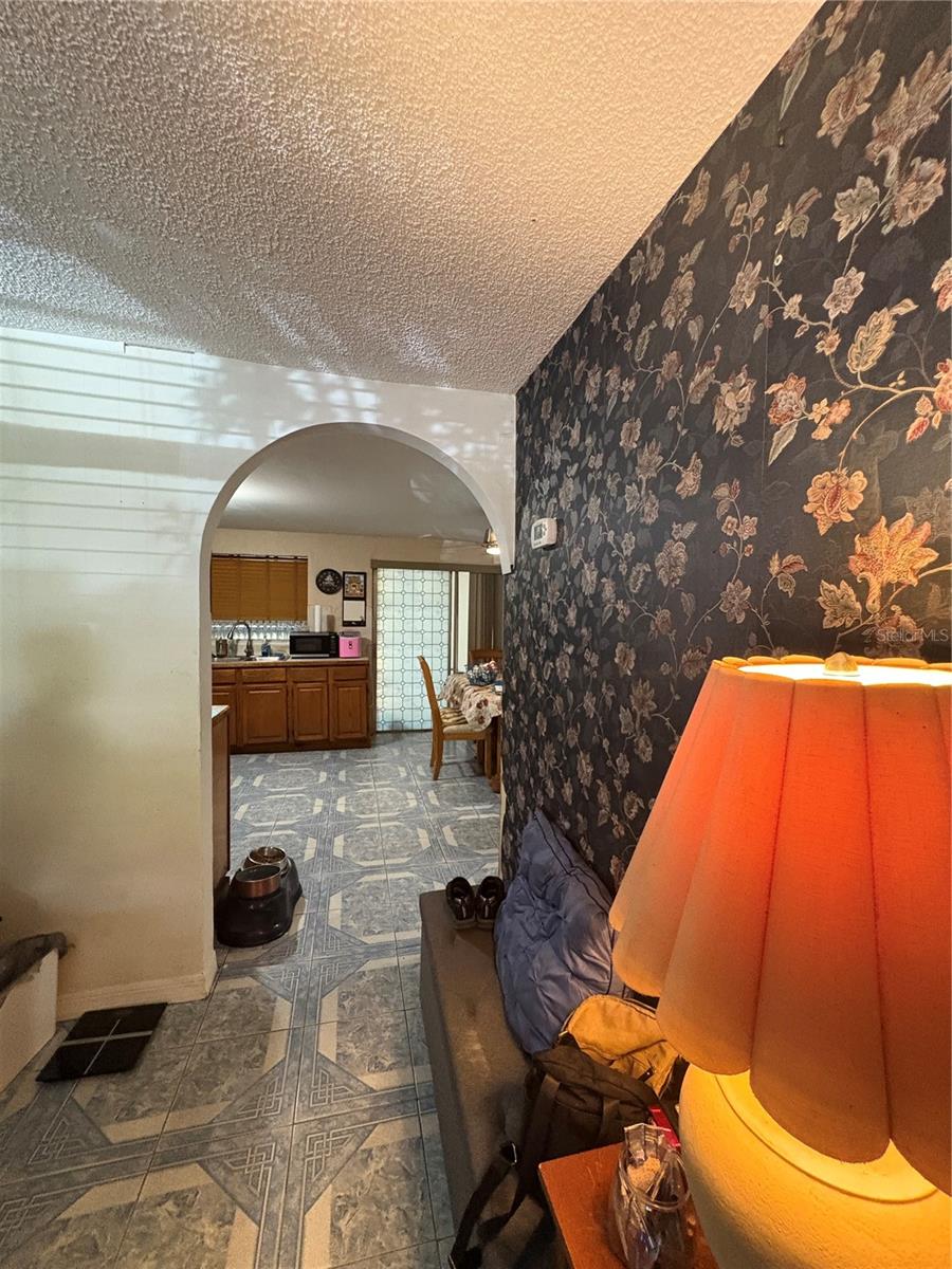 6513 RUNNINGWOODS DR