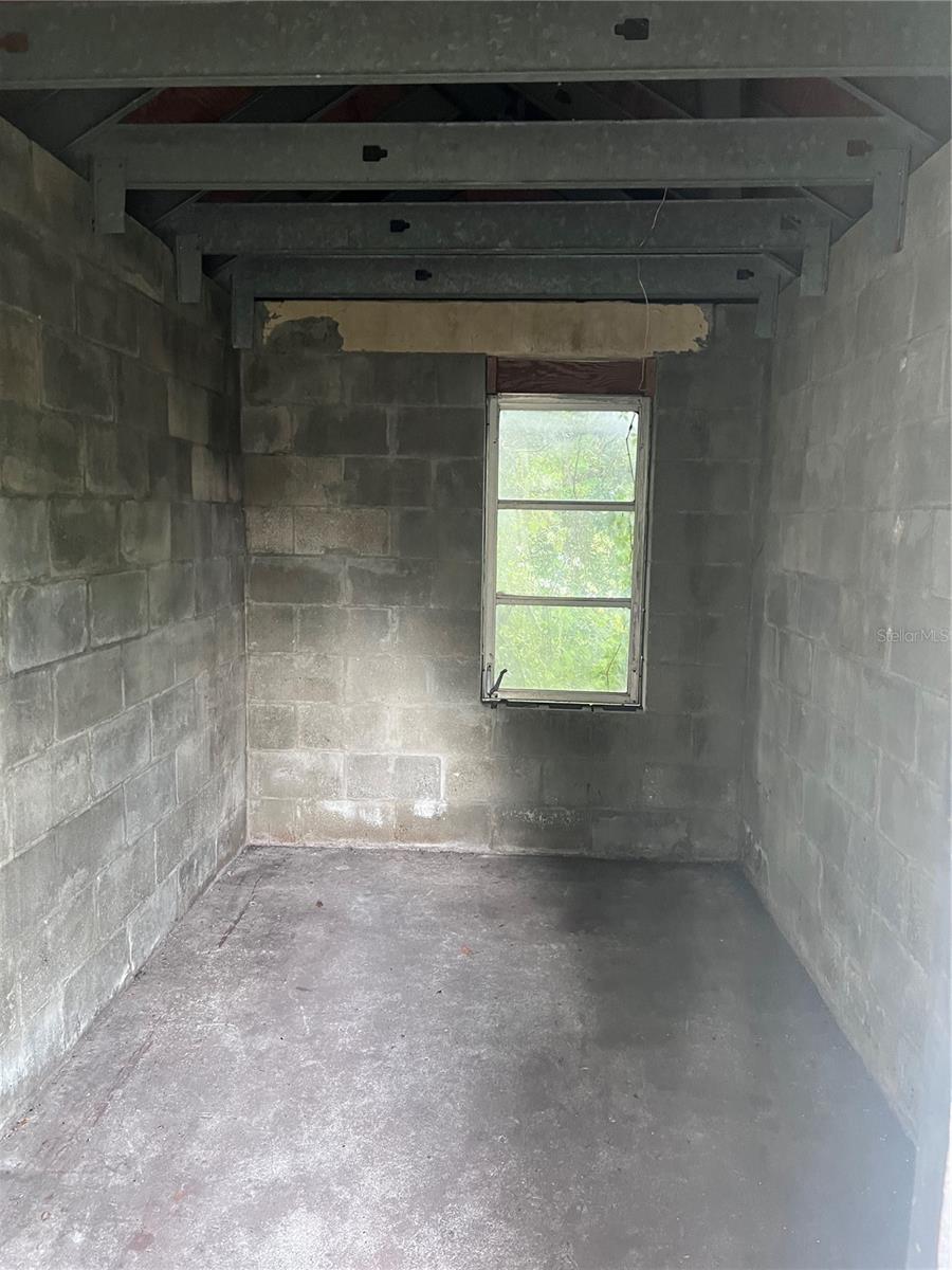 6513 RUNNINGWOODS DR