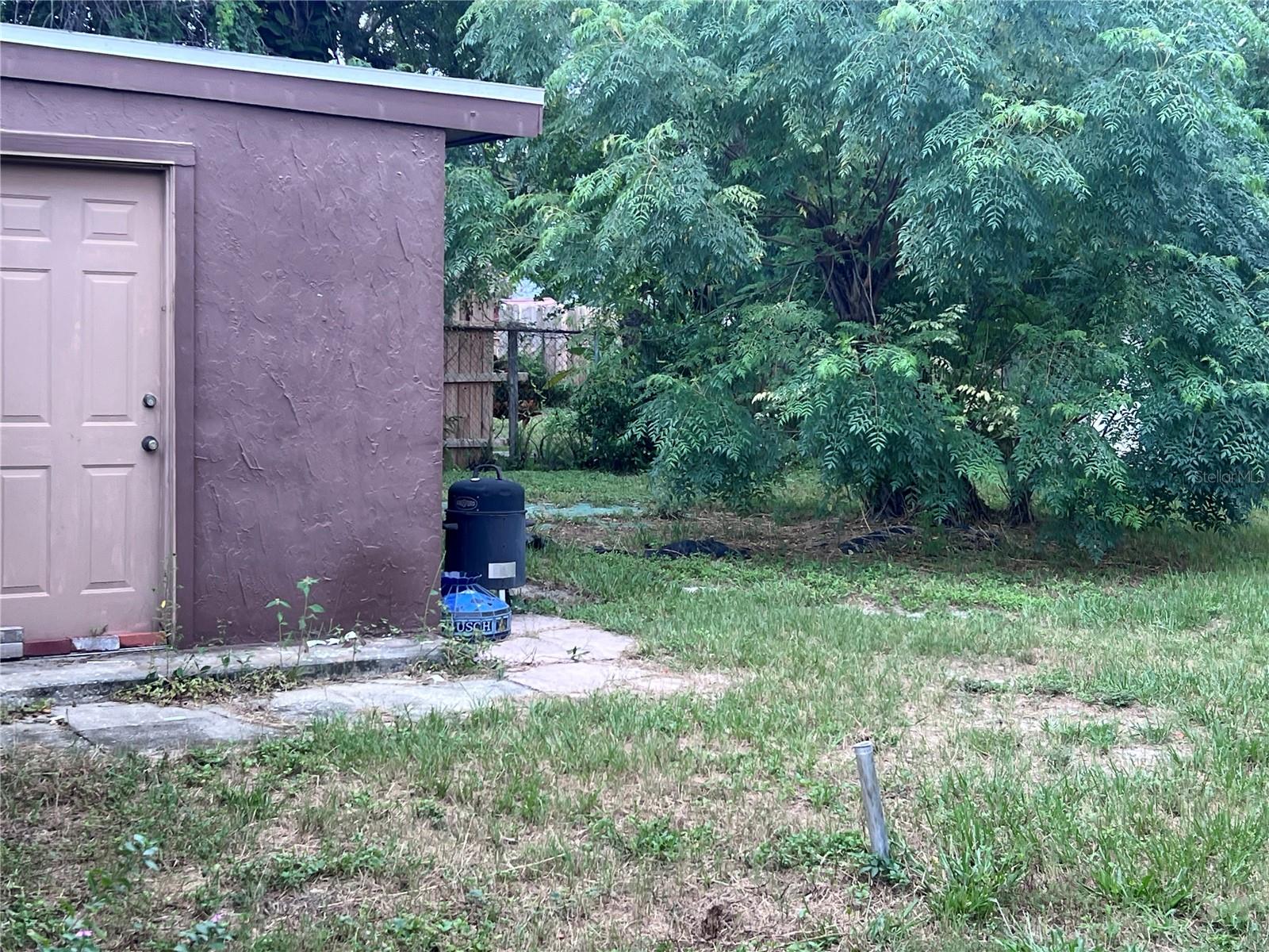 6513 RUNNINGWOODS DR