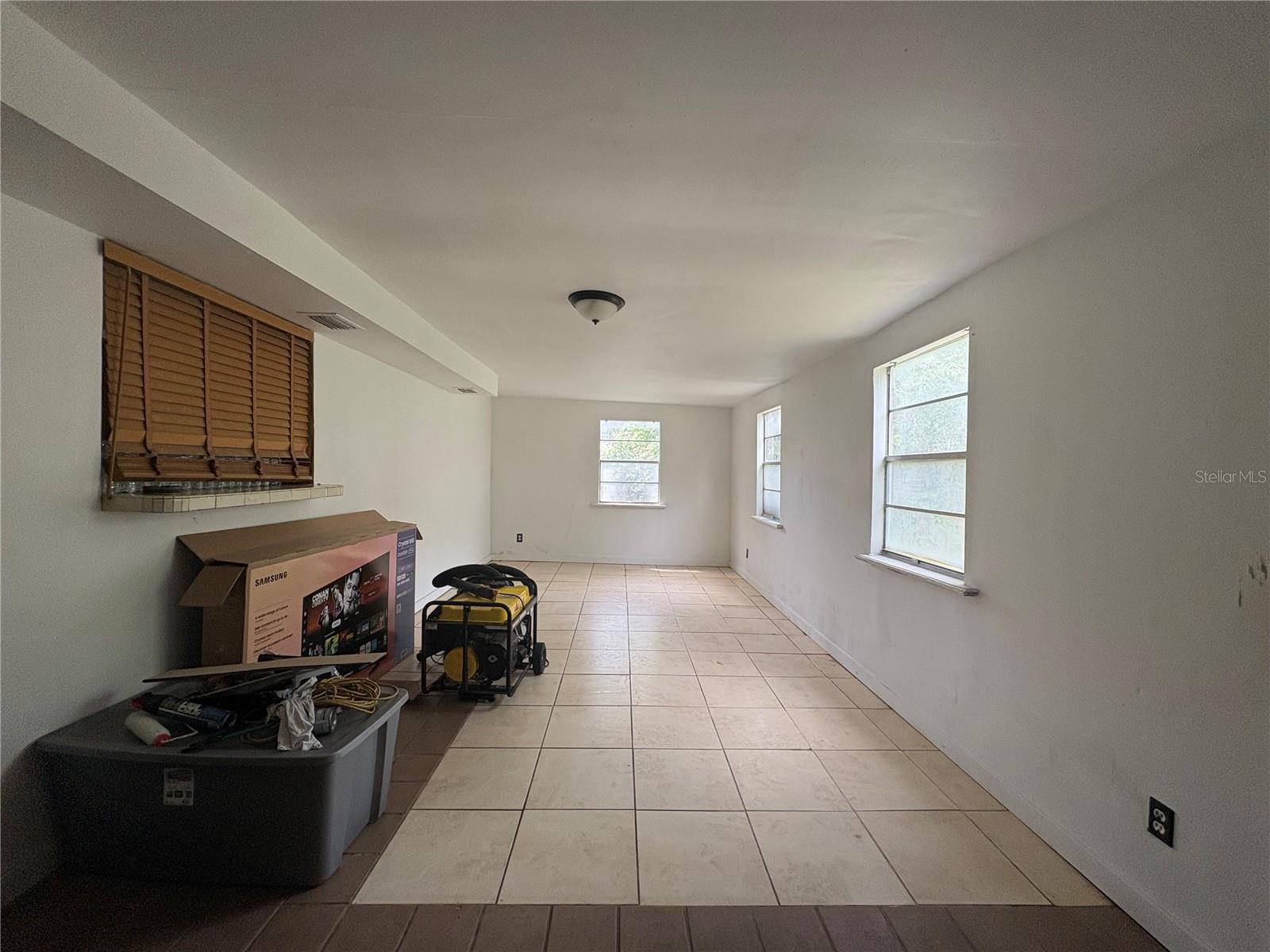 6513 RUNNINGWOODS DR