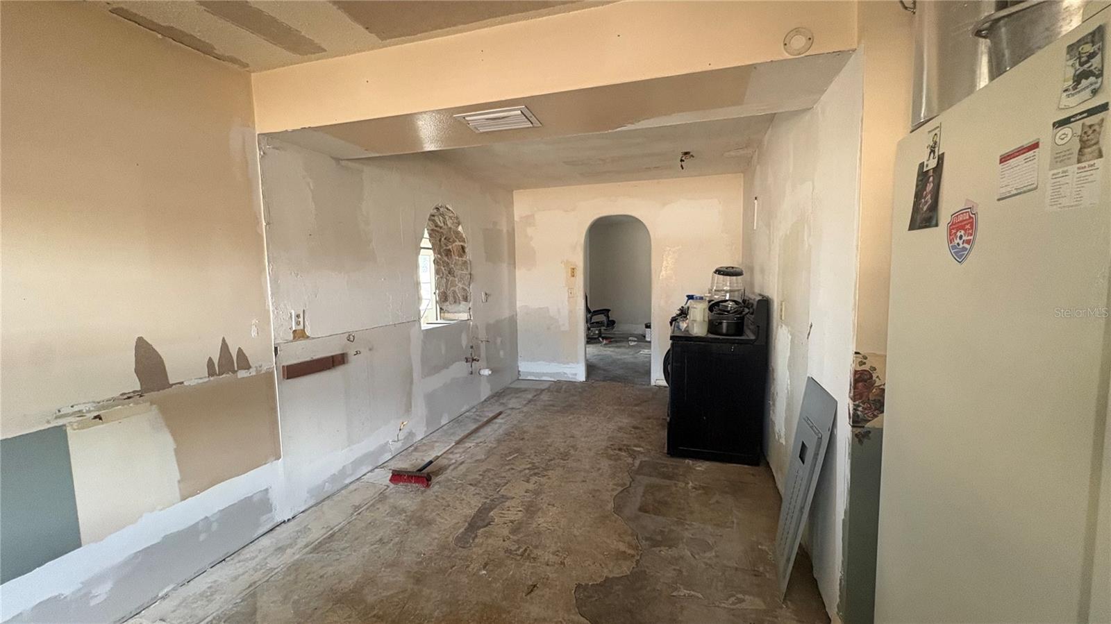 1815 DRIFTWOOD CIR S