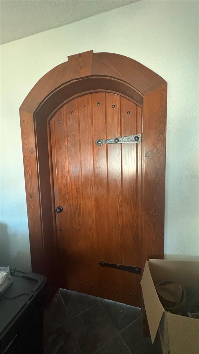 1815 DRIFTWOOD CIR S