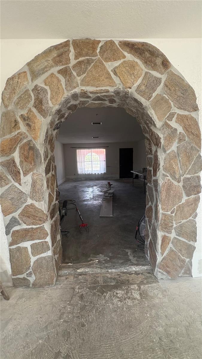 1815 DRIFTWOOD CIR S