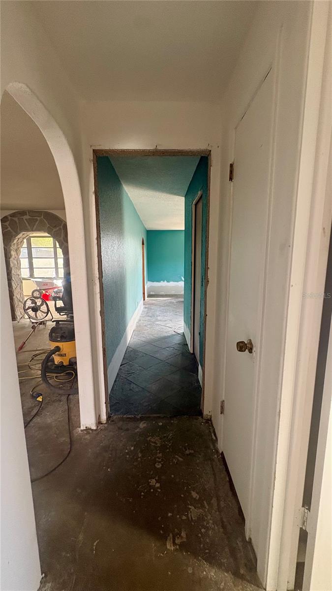 1815 DRIFTWOOD CIR S