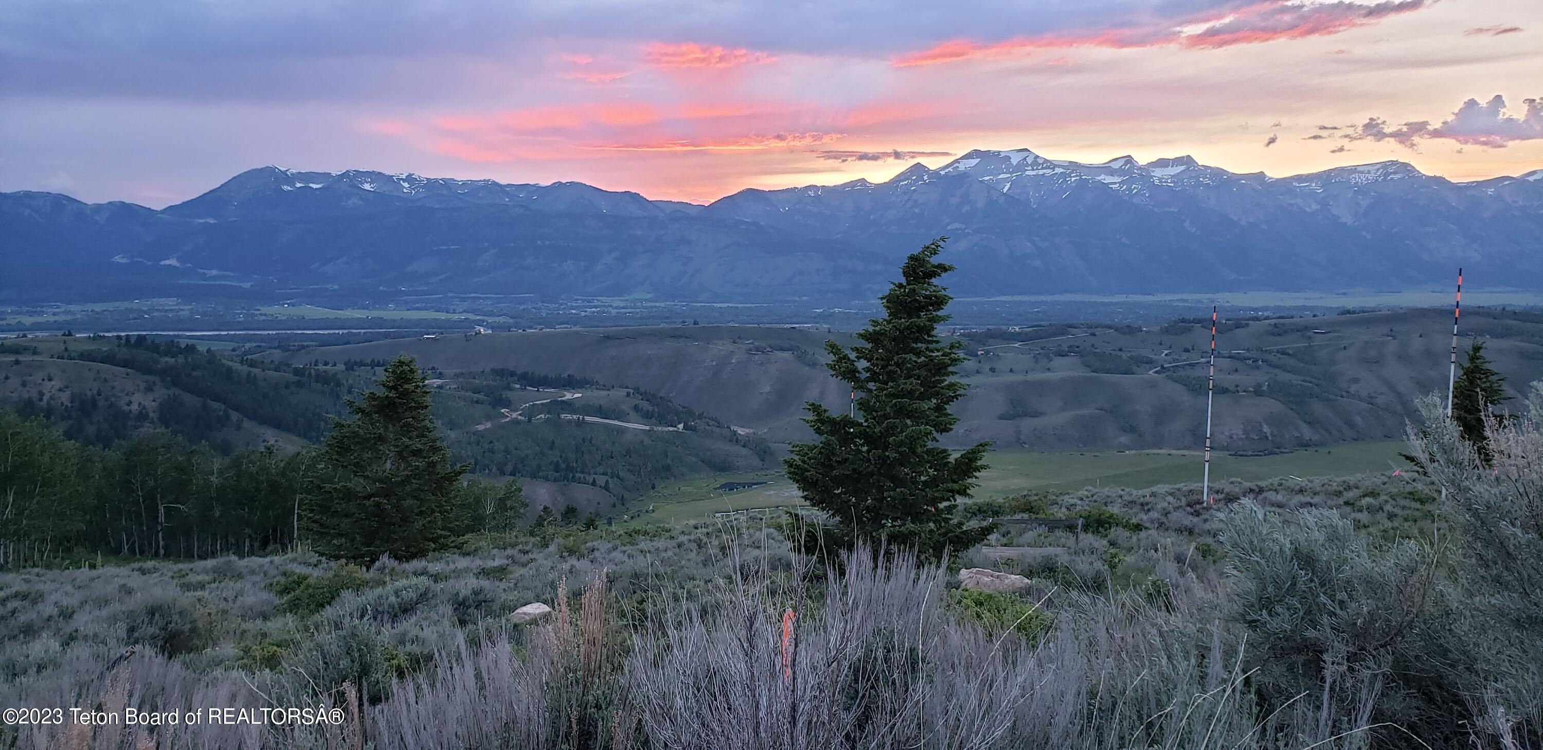 975 W SADDLE BUTTE Drive