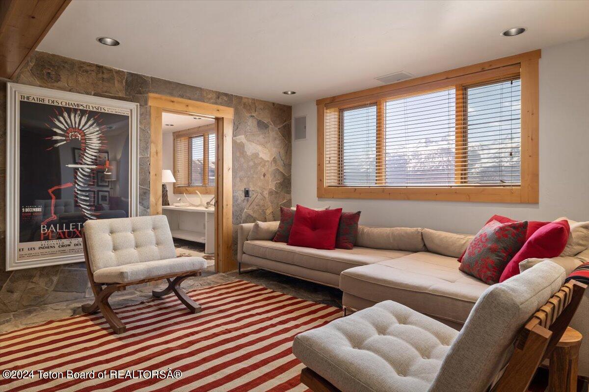 13095 N CRAIGHEAD Lane