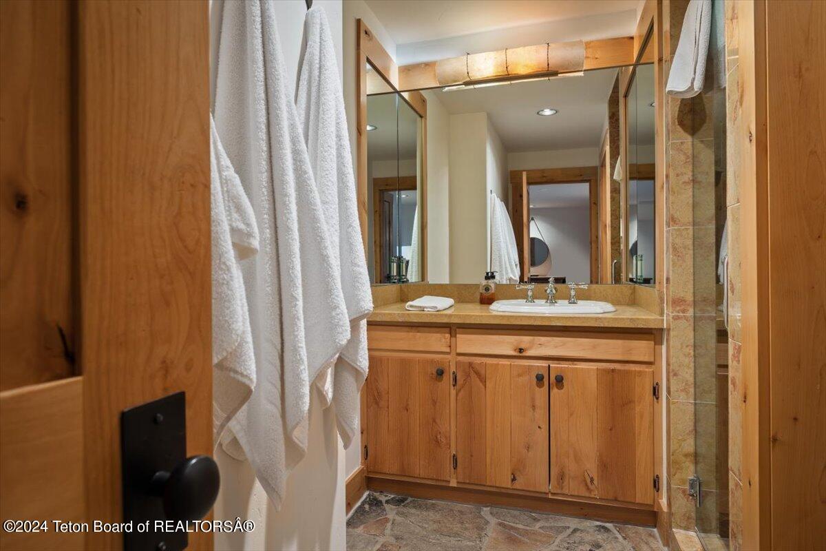 13095 N CRAIGHEAD Lane