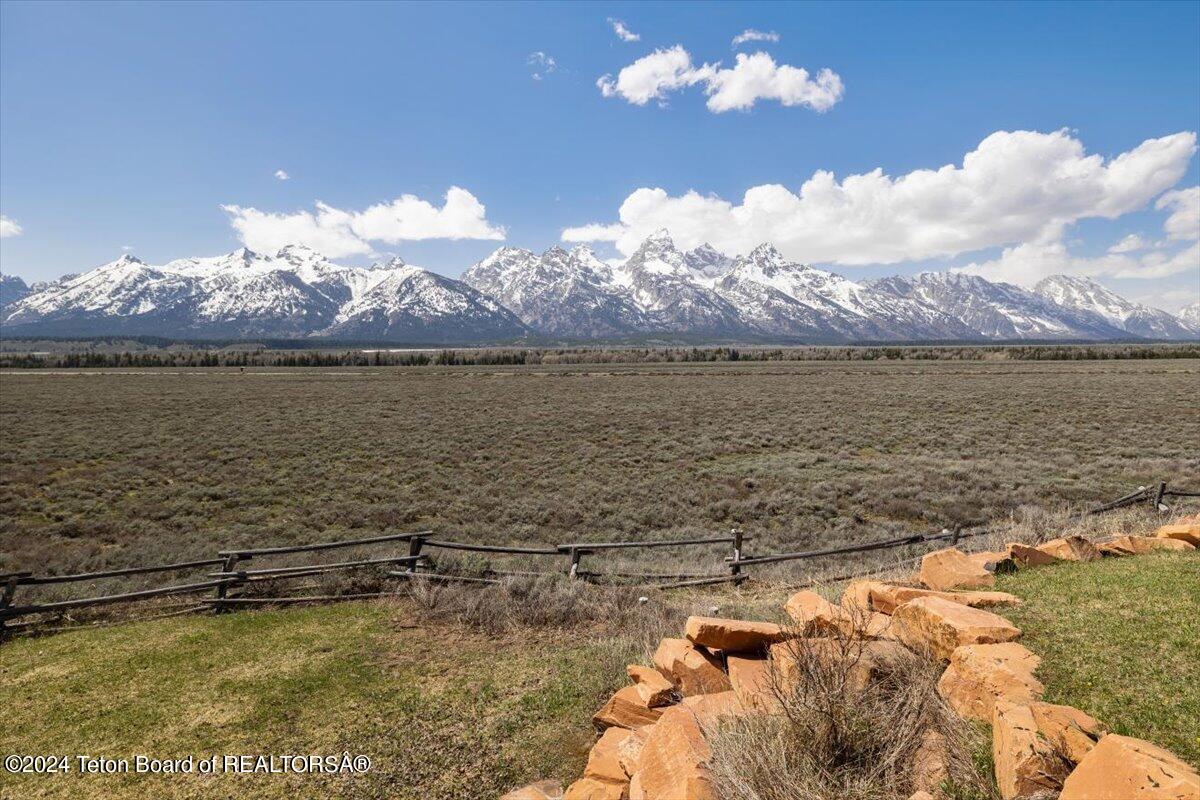 13095 N CRAIGHEAD Lane