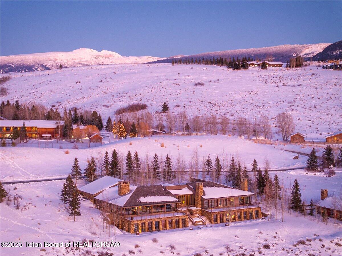 1605 N AMANGANI Drive