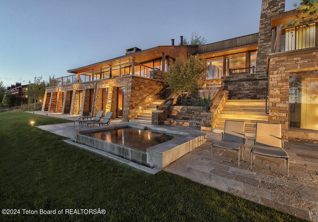 1605 N AMANGANI Drive