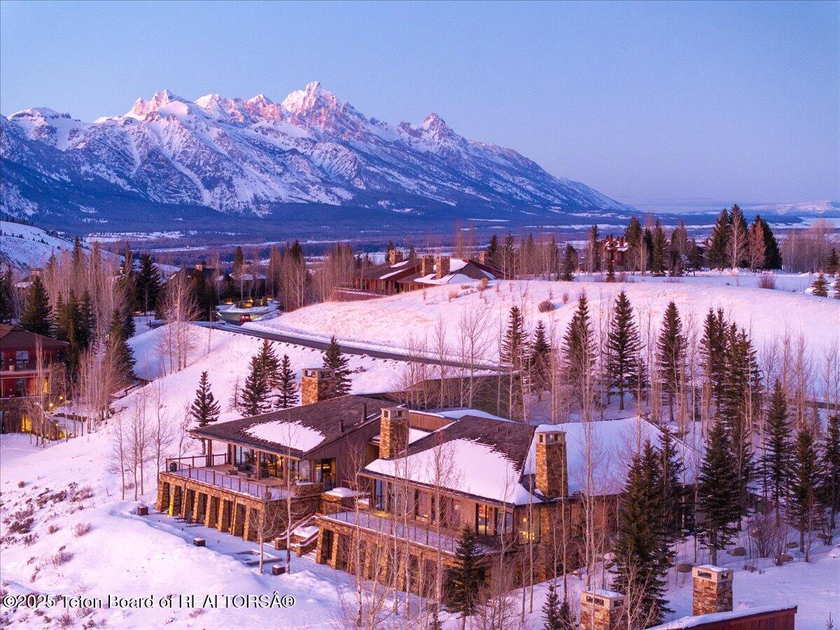 1605 N AMANGANI Drive