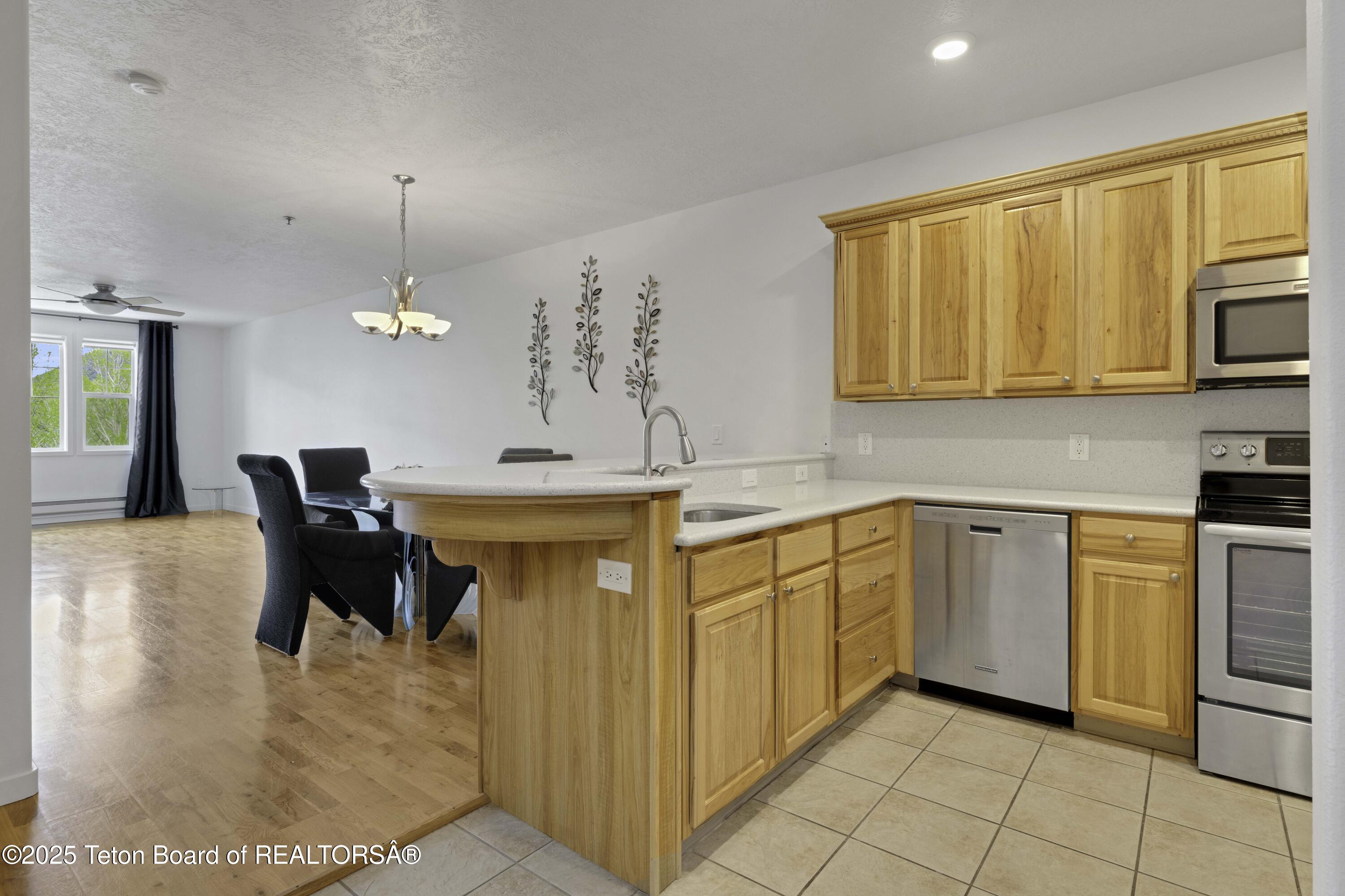 1325 S HIGHWAY 89