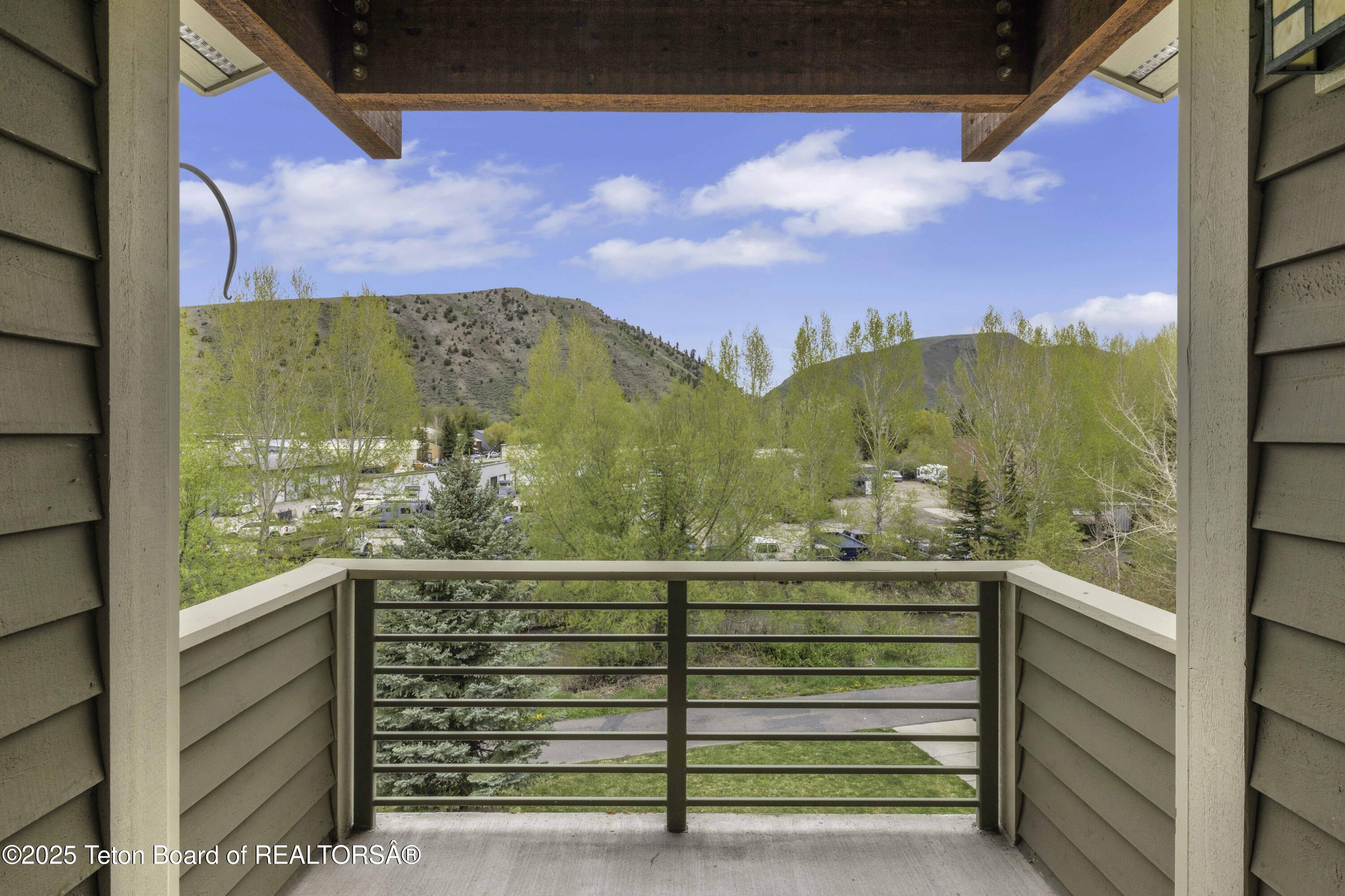 1325 S HIGHWAY 89