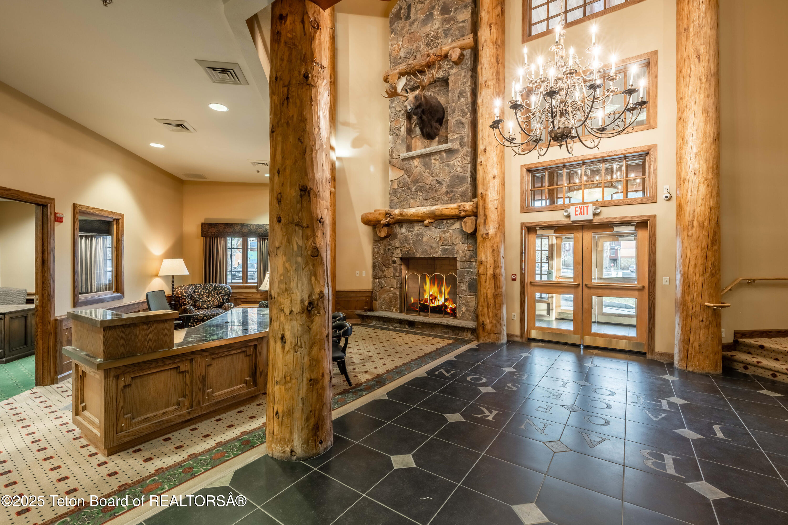 975 W BROADWAY Avenue