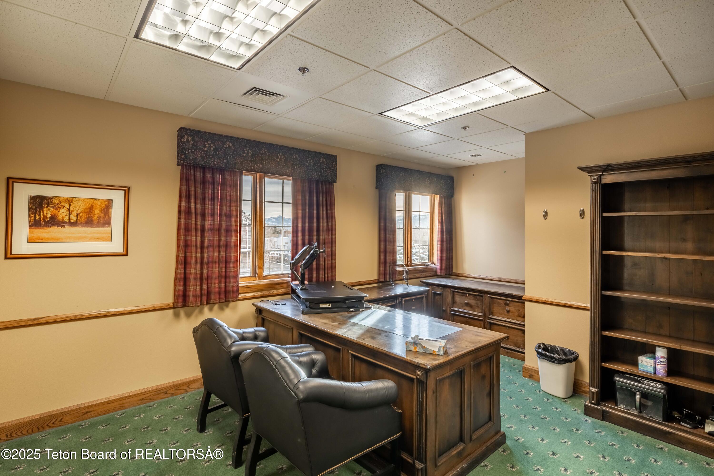 975 W BROADWAY Avenue