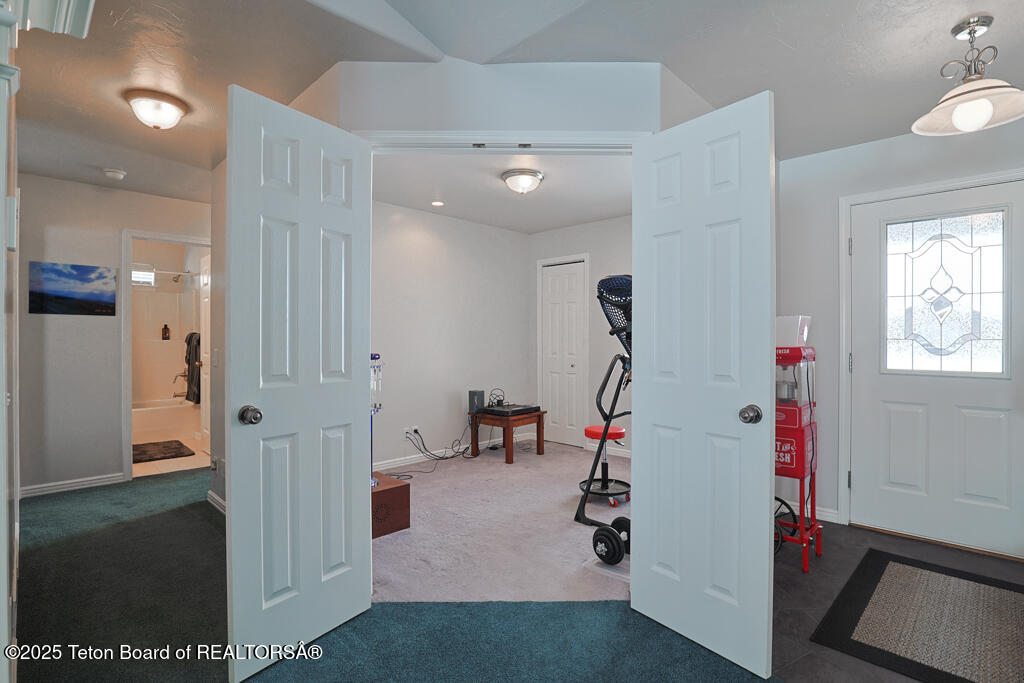 186 FAIRWAY Avenue