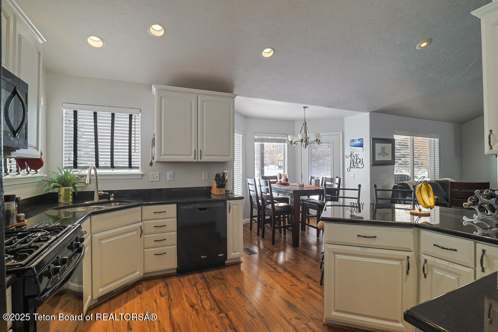 186 FAIRWAY Avenue