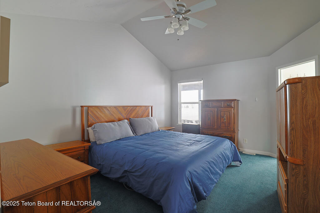 186 FAIRWAY Avenue