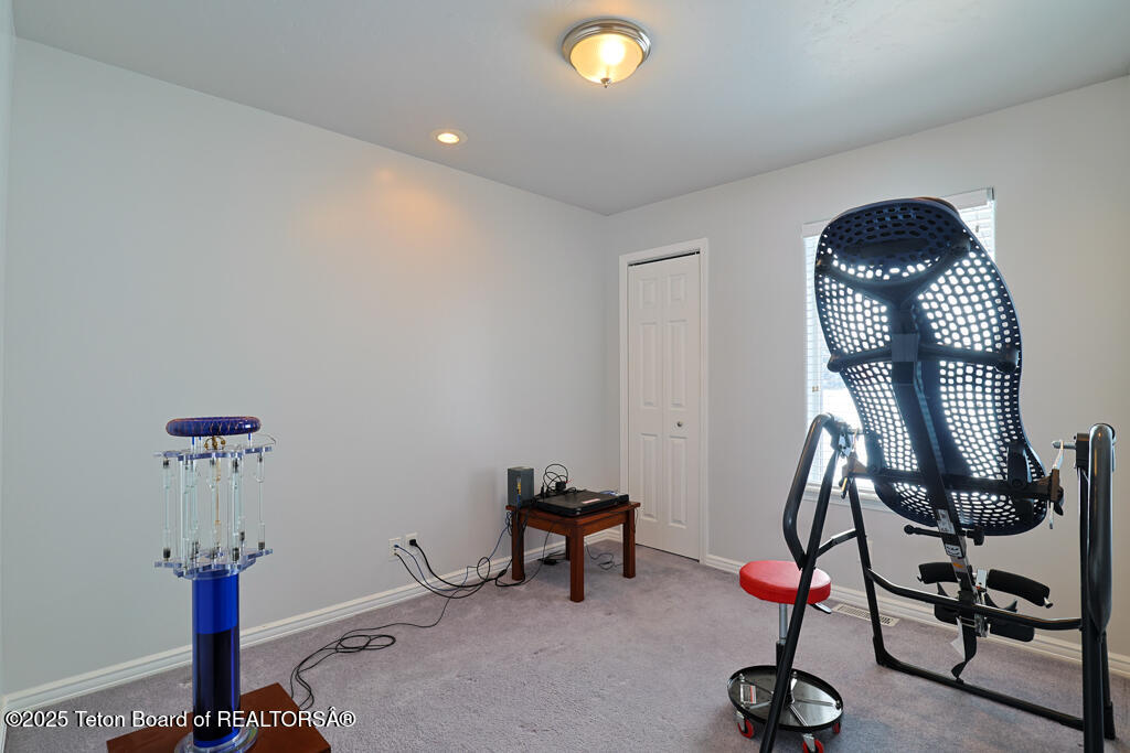 186 FAIRWAY Avenue