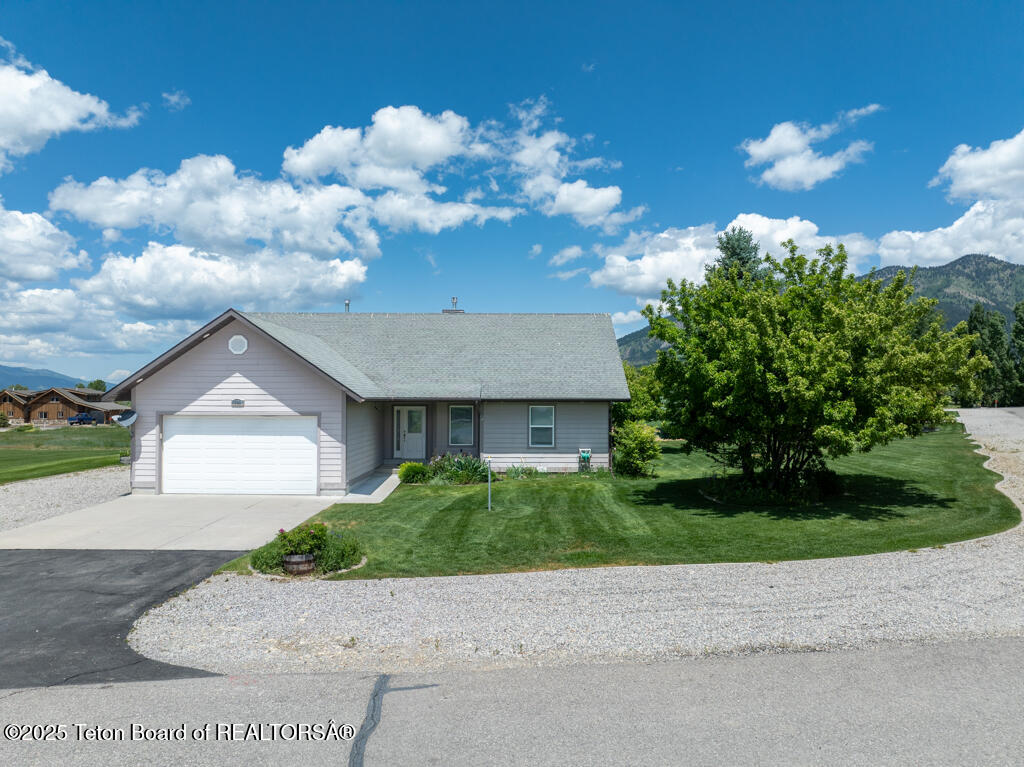186 FAIRWAY Avenue