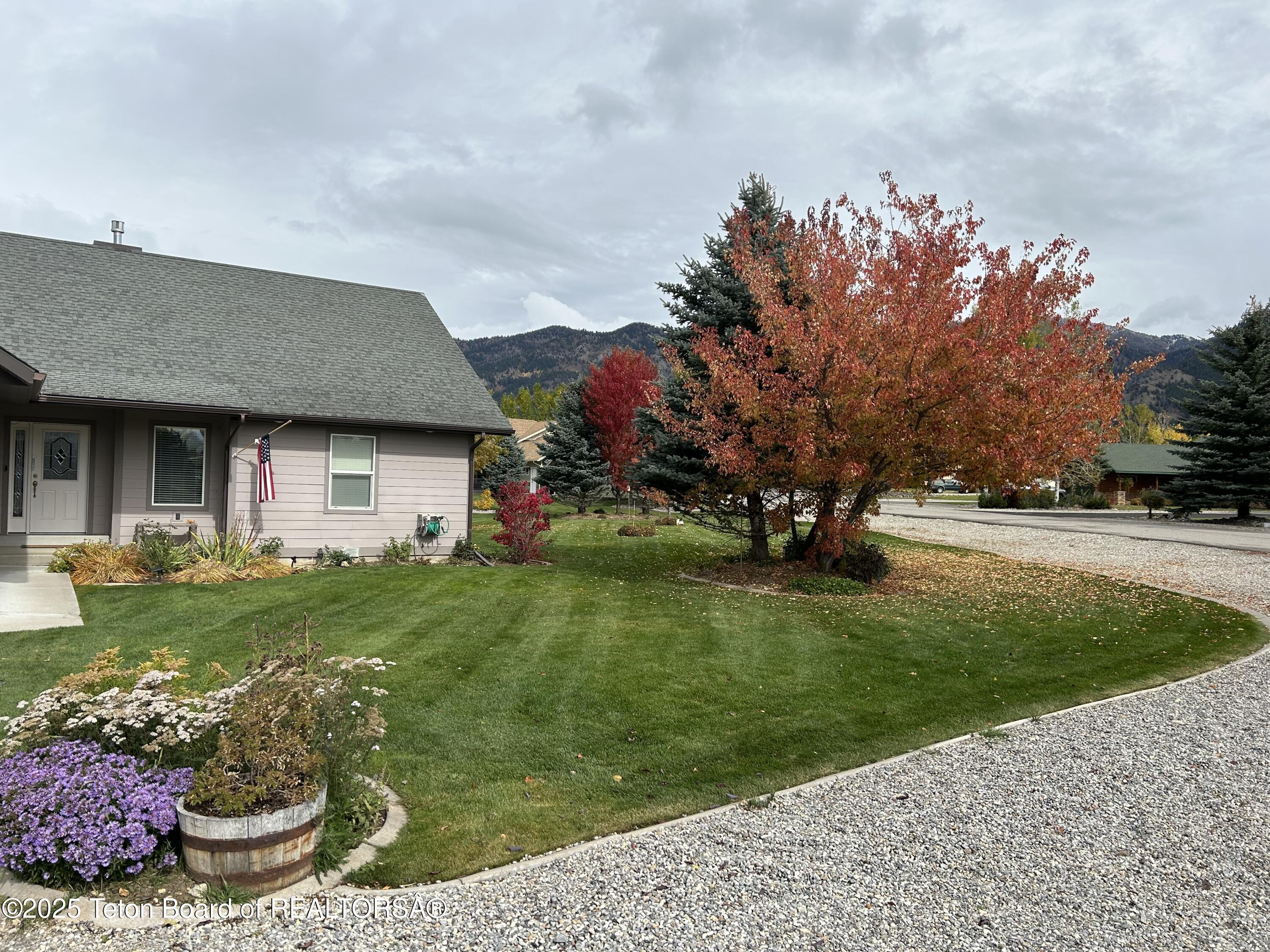 186 FAIRWAY Avenue