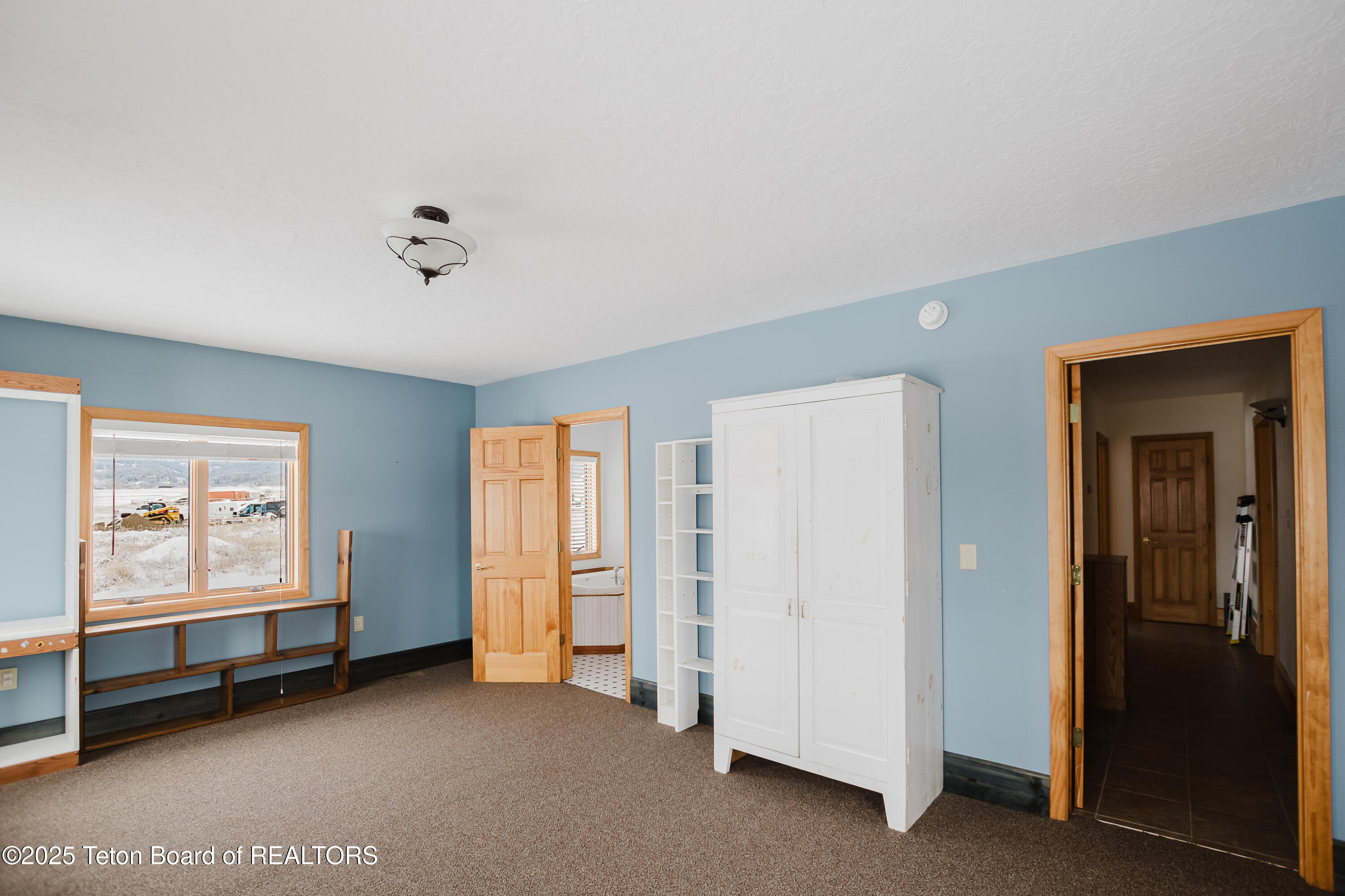 1190 SADDLE Drive