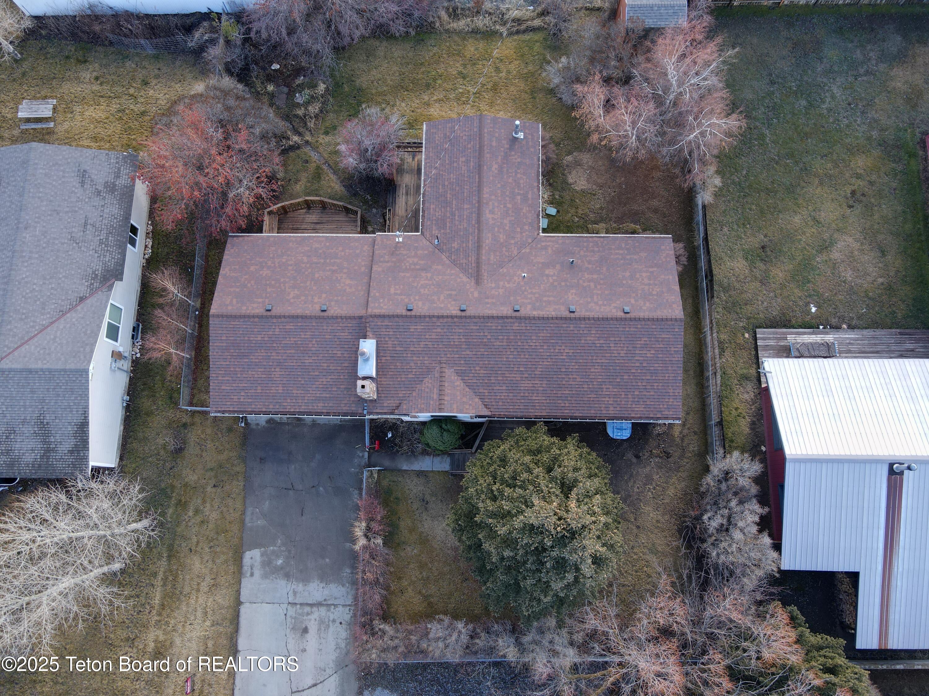 700 E PEARL Avenue