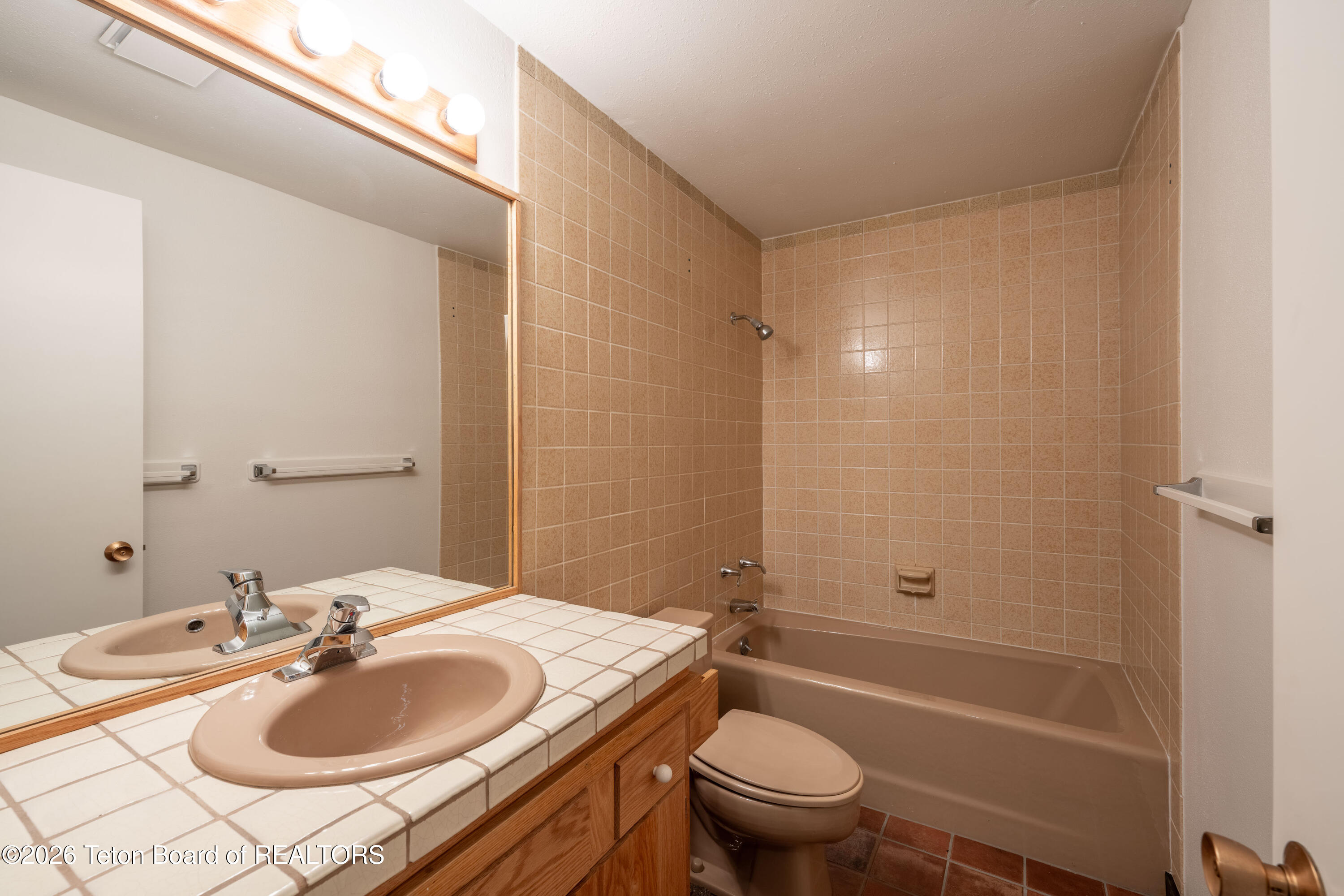 575 E GOLF CREEK 24