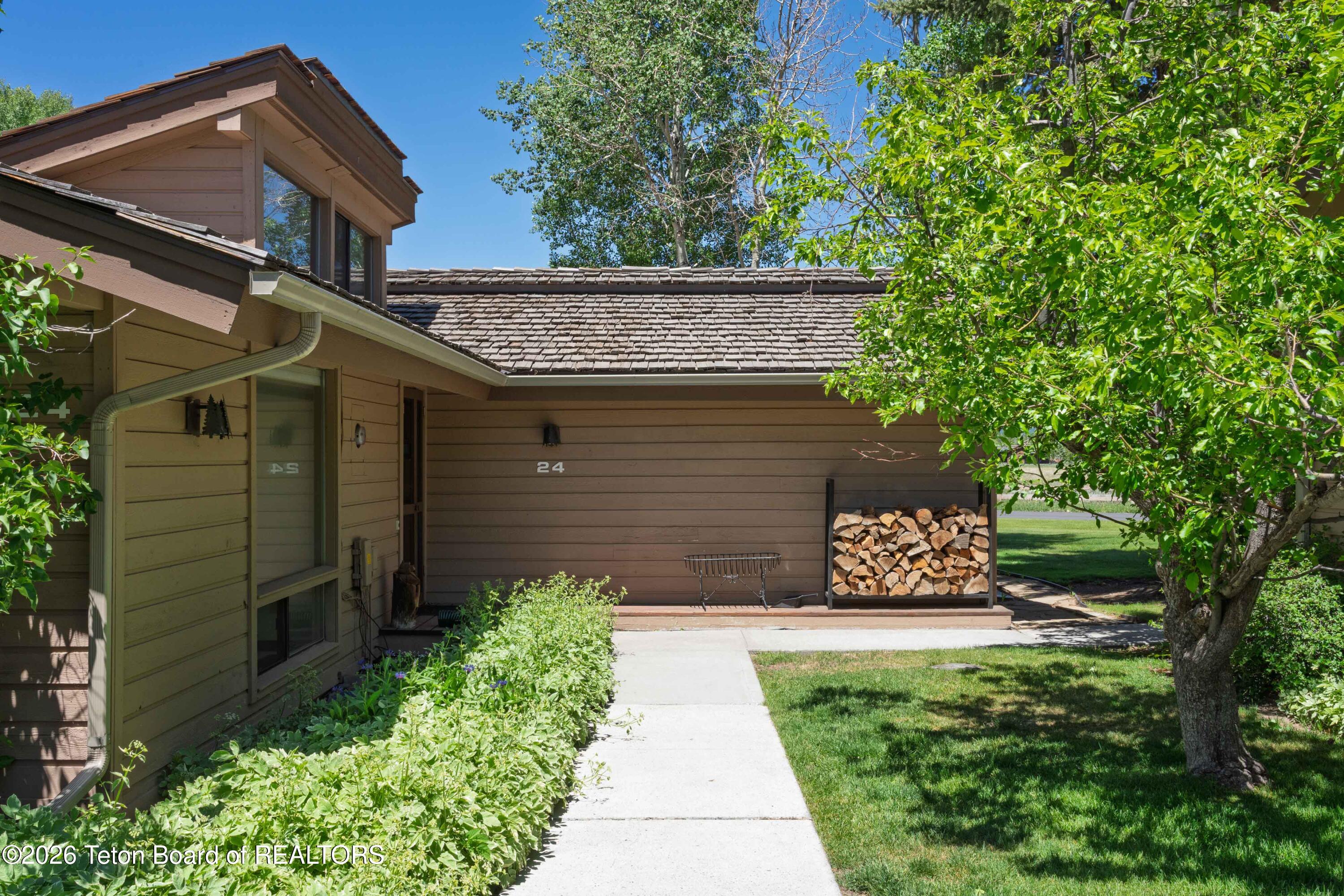 575 E GOLF CREEK 24