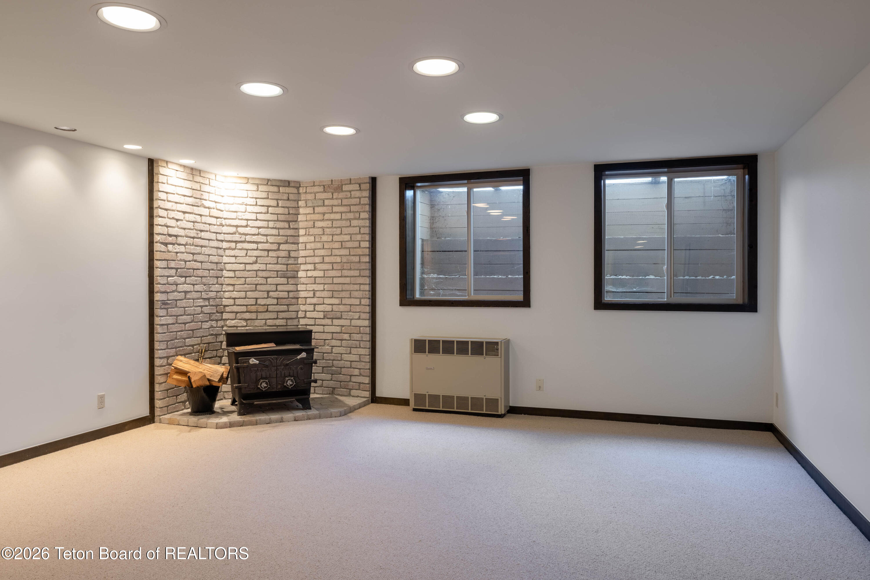 575 E GOLF CREEK 24